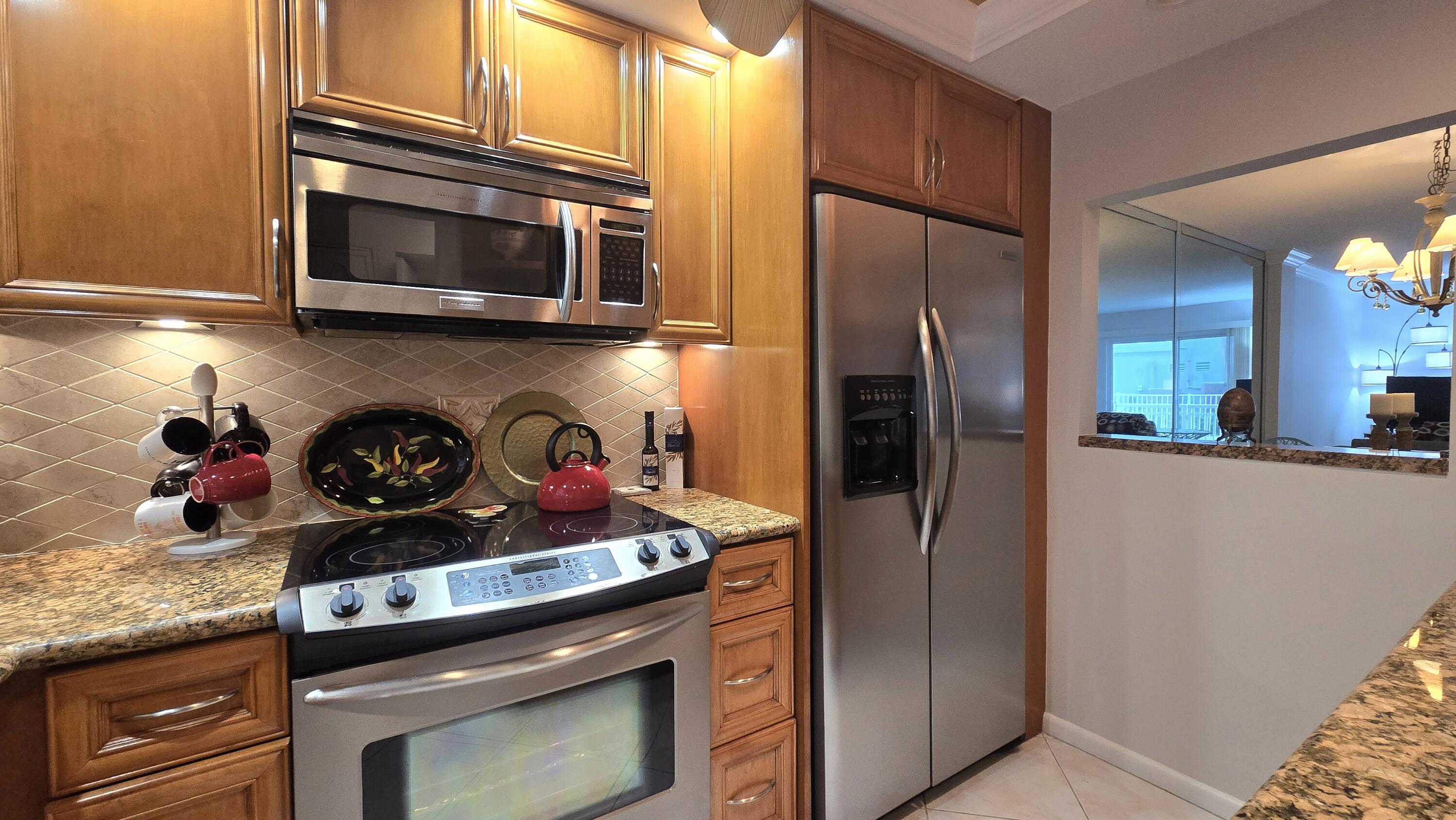 1161 Hillsboro Mile #107, Hillsboro Beach FL 33062