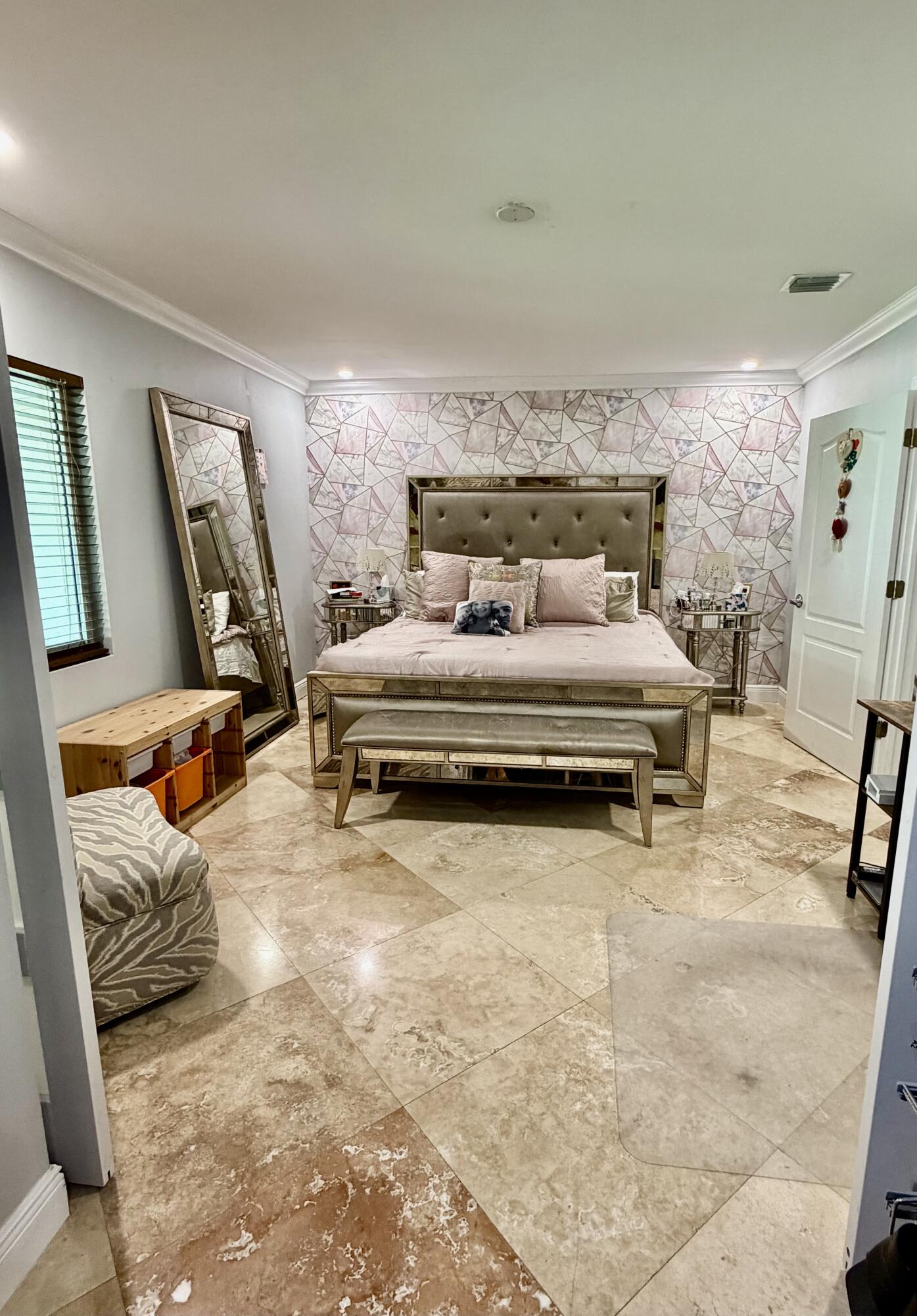 114 SW 57th, Miami FL 33144