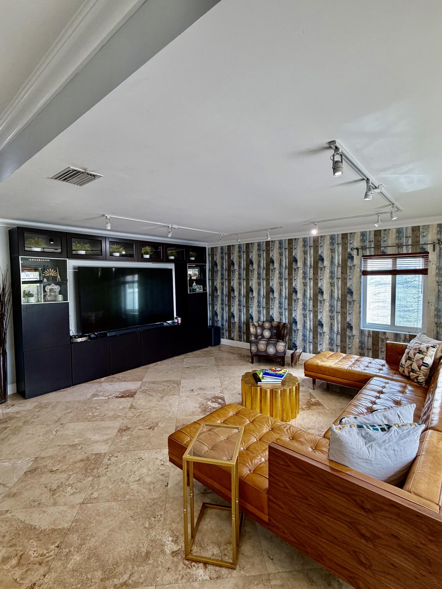 114 SW 57th, Miami FL 33144