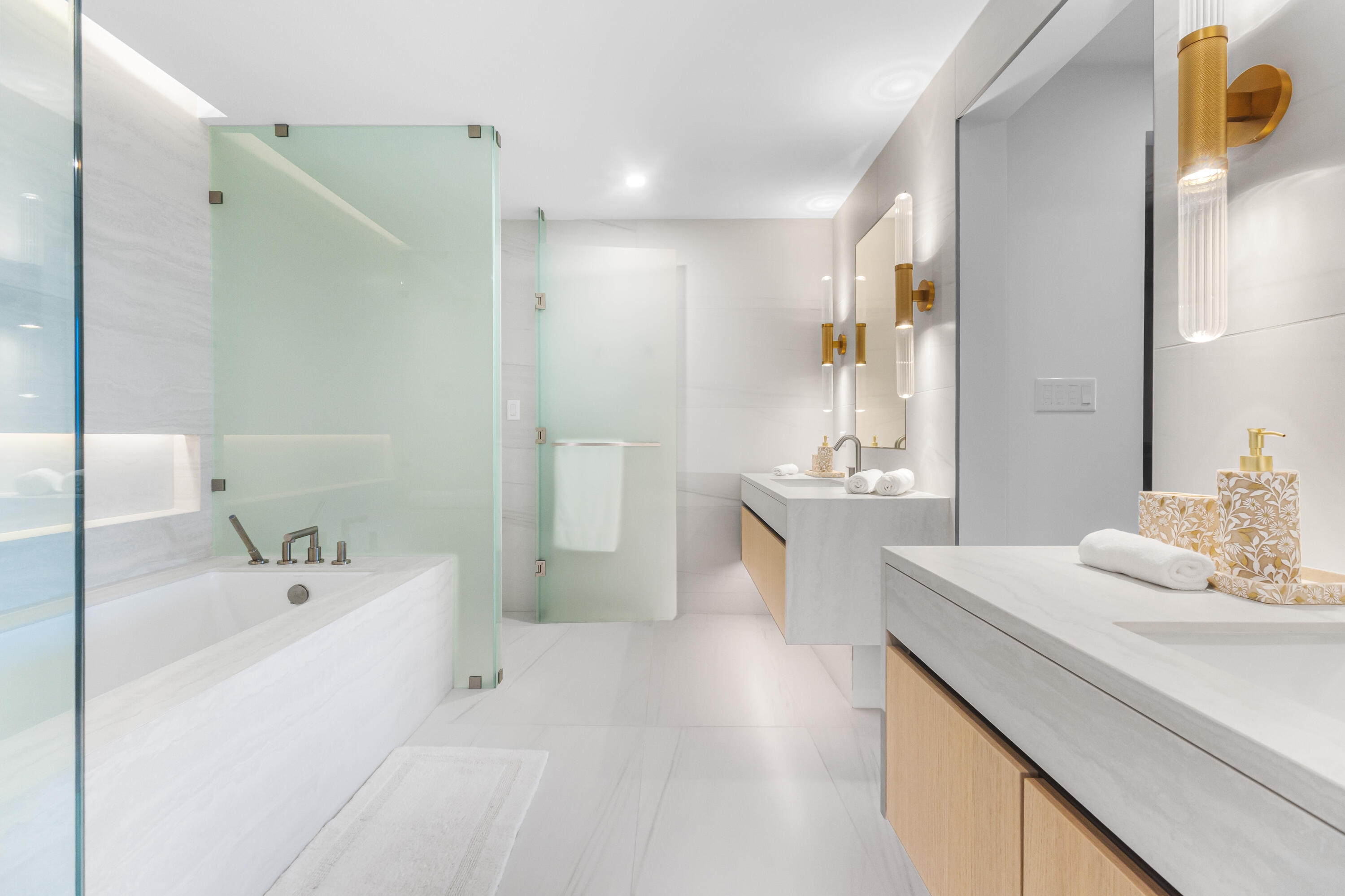 900 N Ocean #1904, Pompano Beach FL 33062