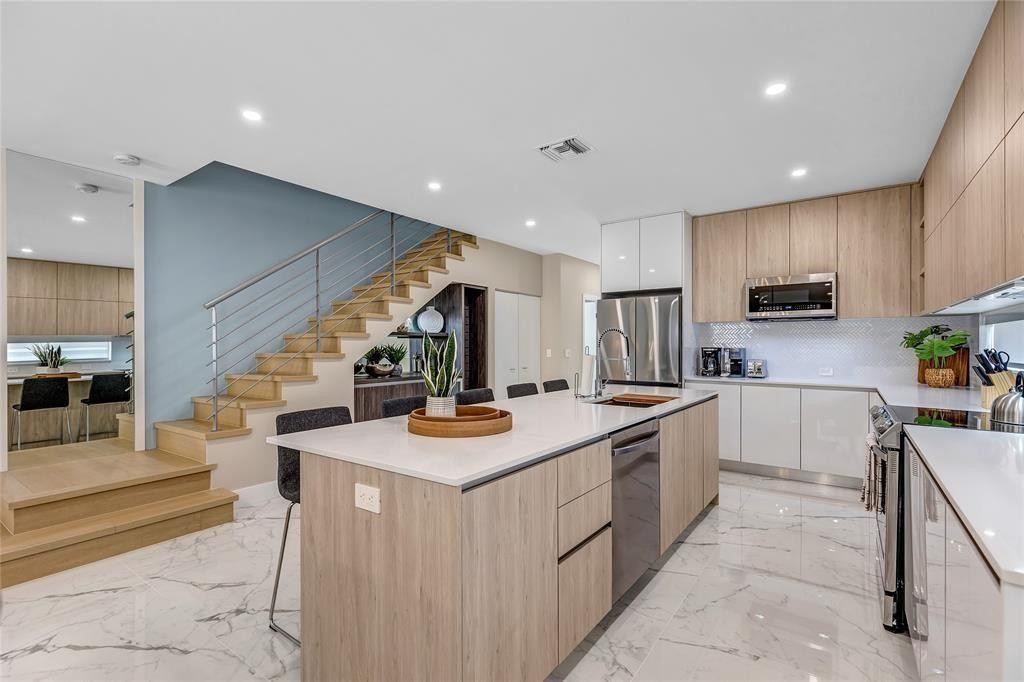 811 SW 10th, Fort Lauderdale FL 33315