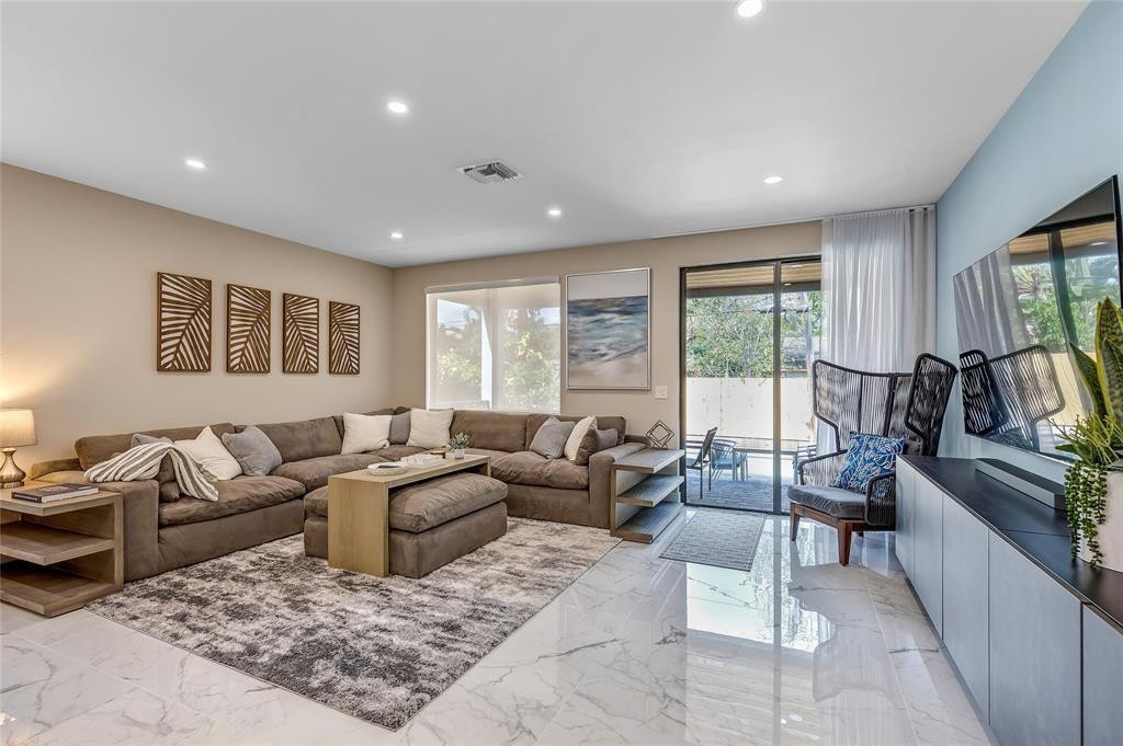 811 SW 10th, Fort Lauderdale FL 33315