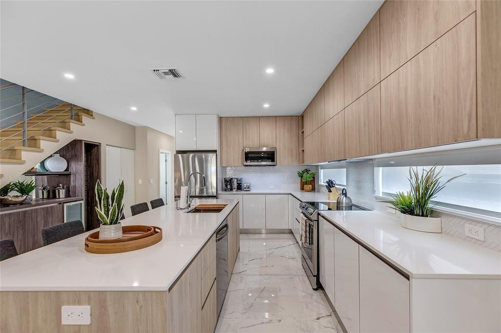 811 SW 10th, Fort Lauderdale FL 33315