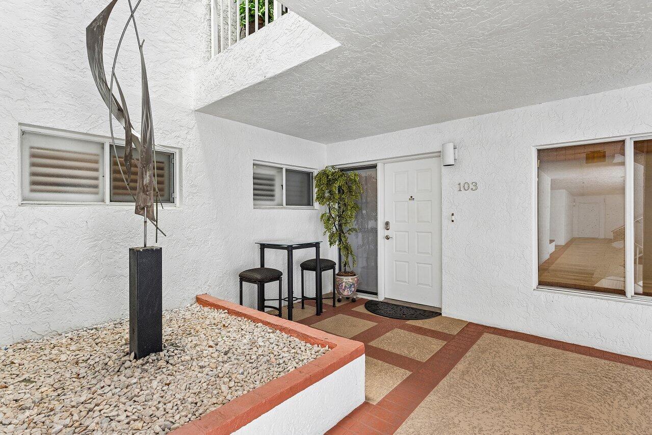7369 Orangewood #103, Boca Raton FL 33433