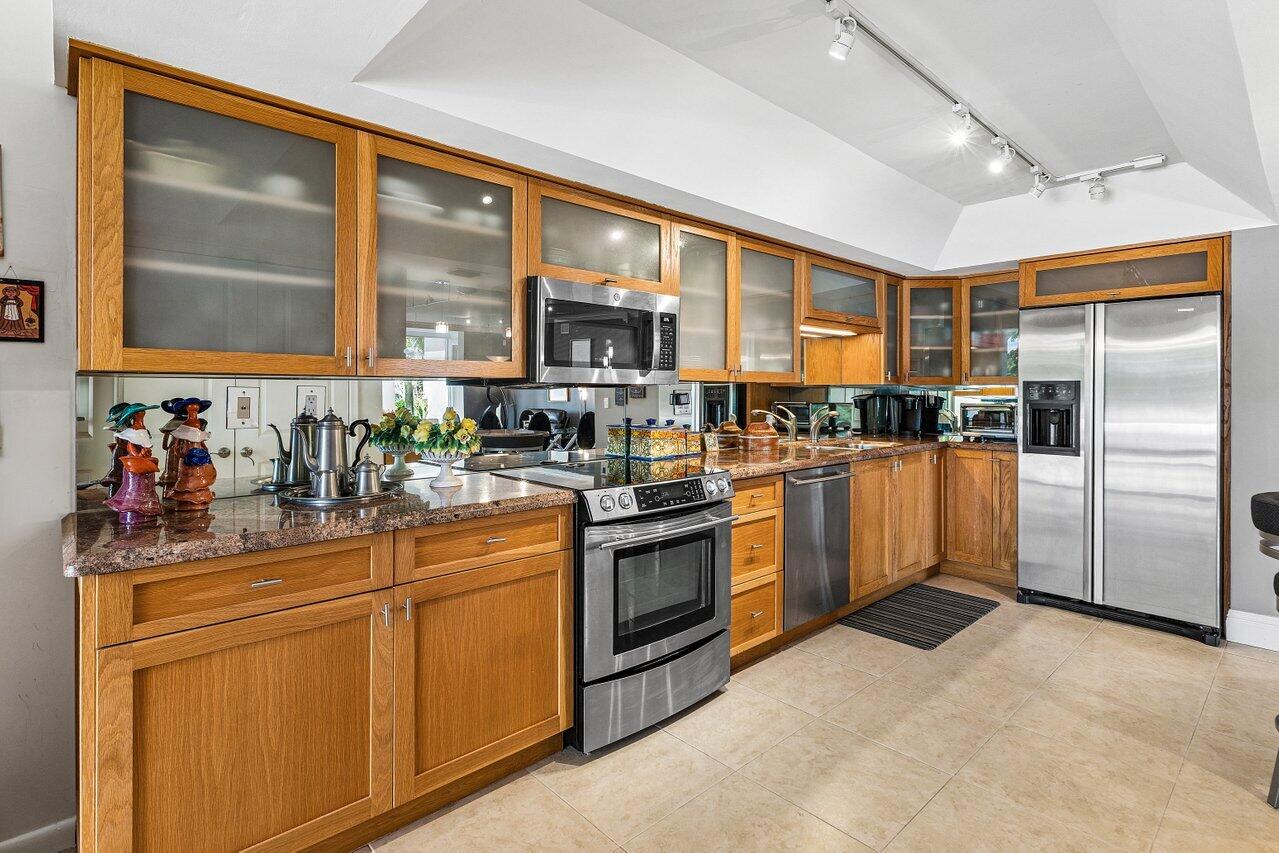 7369 Orangewood #103, Boca Raton FL 33433