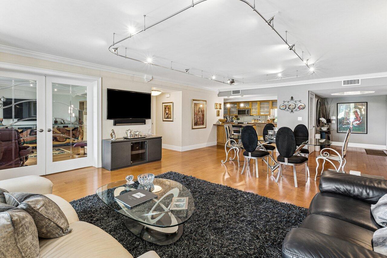 7369 Orangewood #103, Boca Raton FL 33433