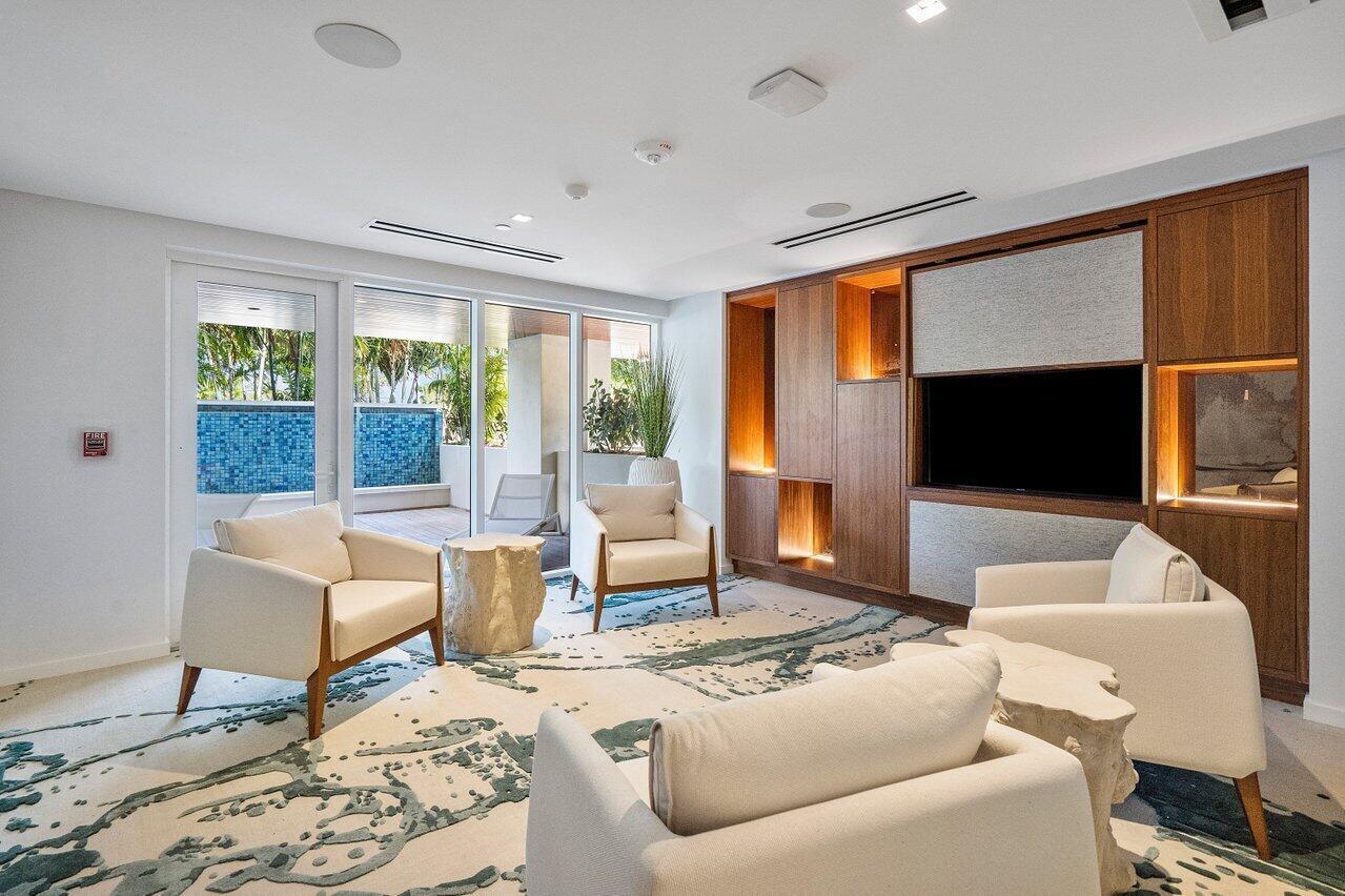 200 SE Mizner #211, Boca Raton FL 33432