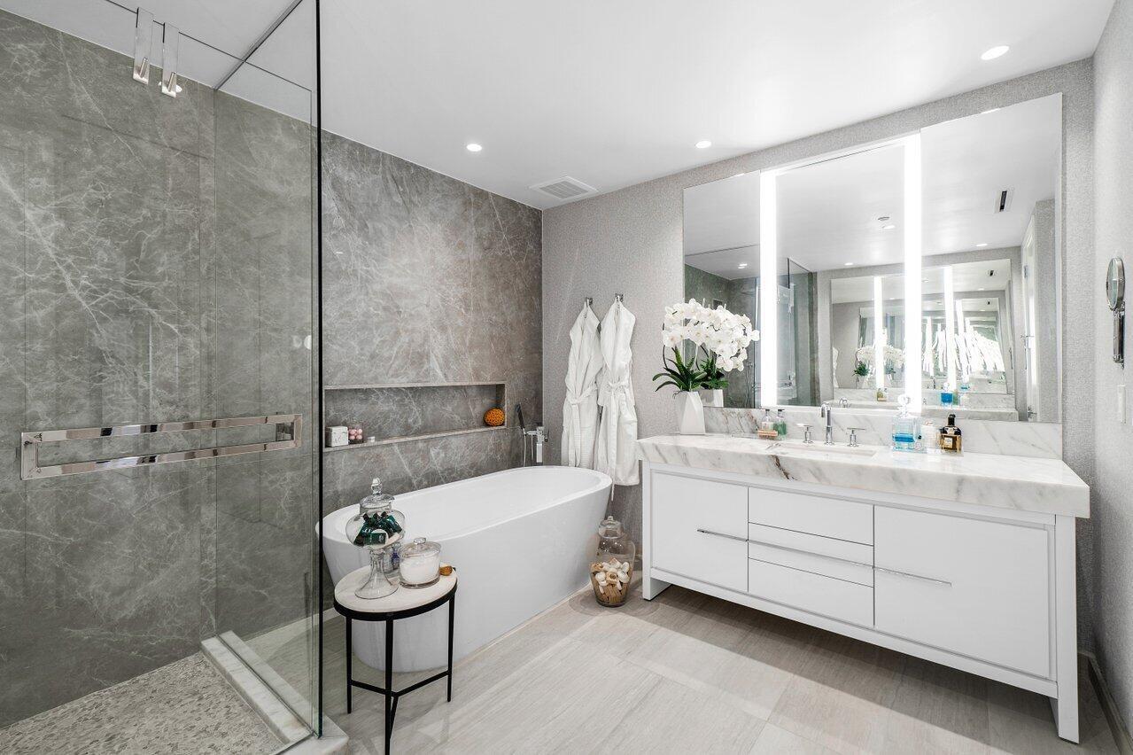200 SE Mizner #211, Boca Raton FL 33432