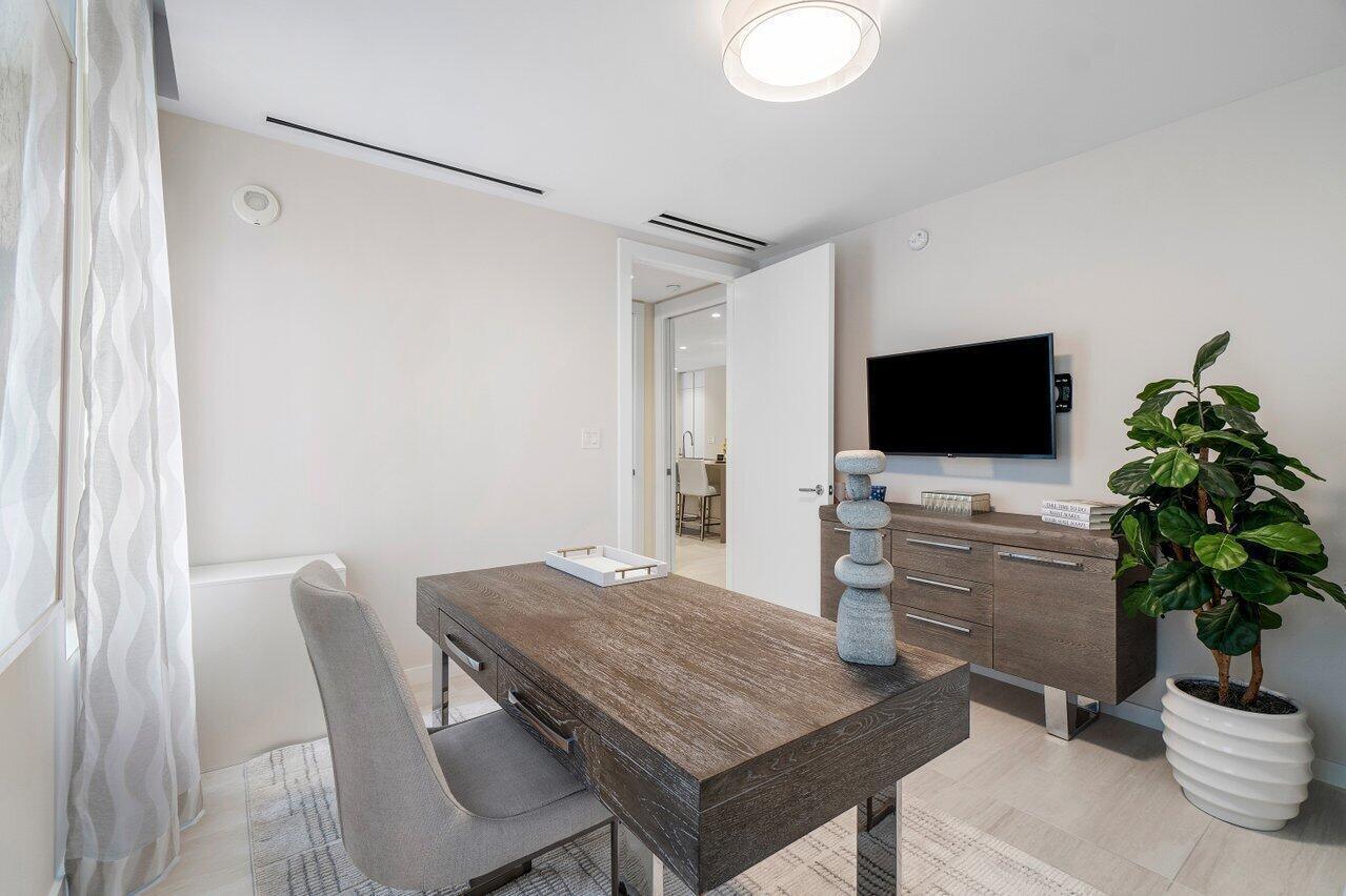 200 SE Mizner #211, Boca Raton FL 33432