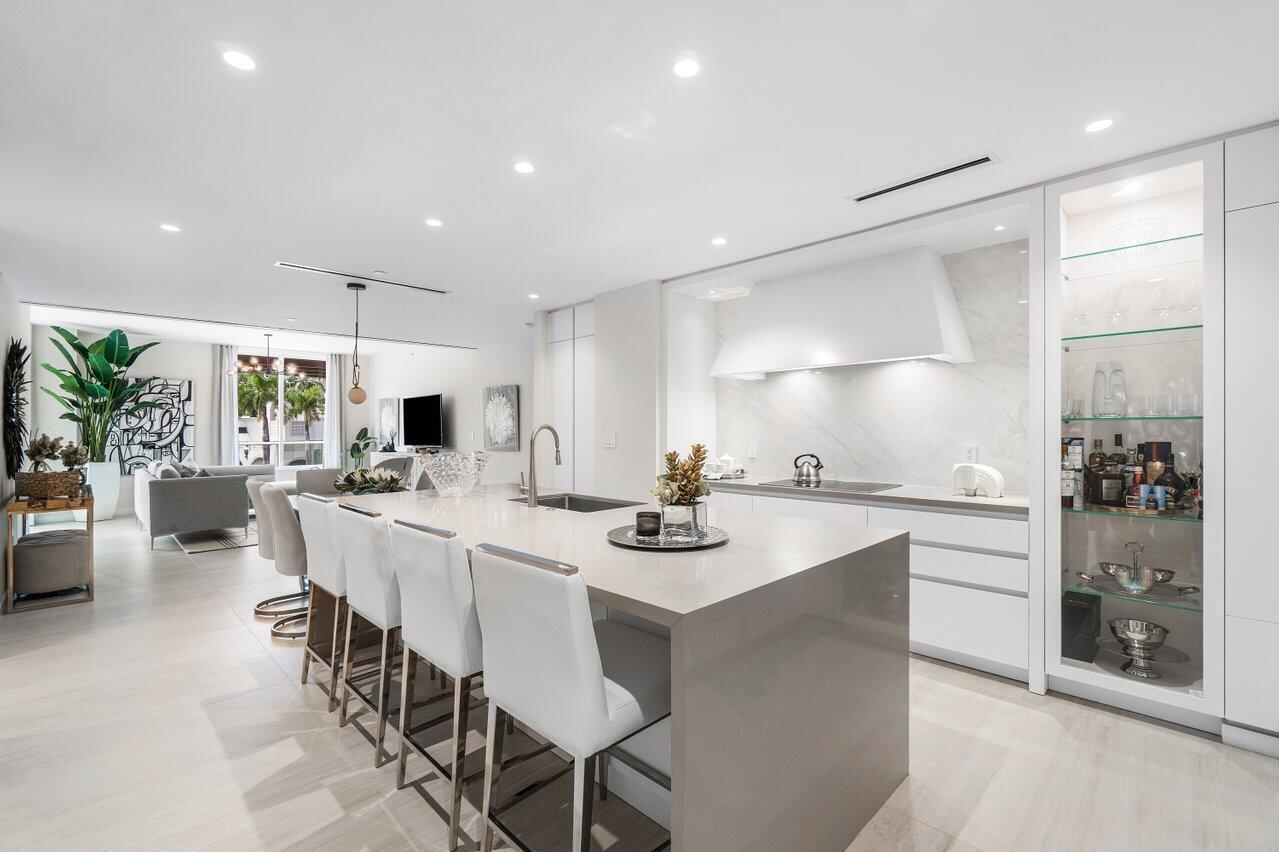 200 SE Mizner #211, Boca Raton FL 33432