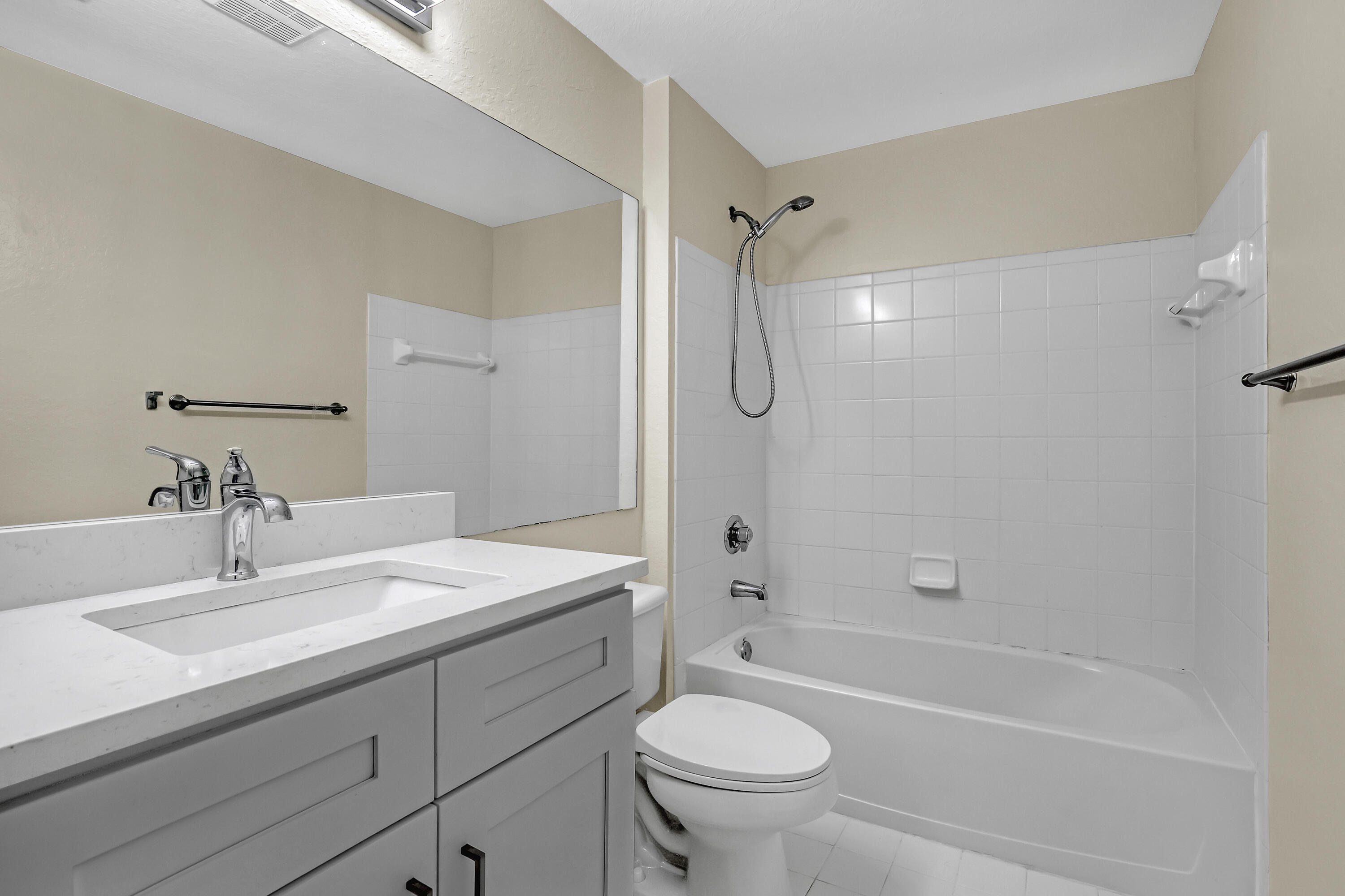 340 Crestwood #302, Royal Palm Beach FL 33411