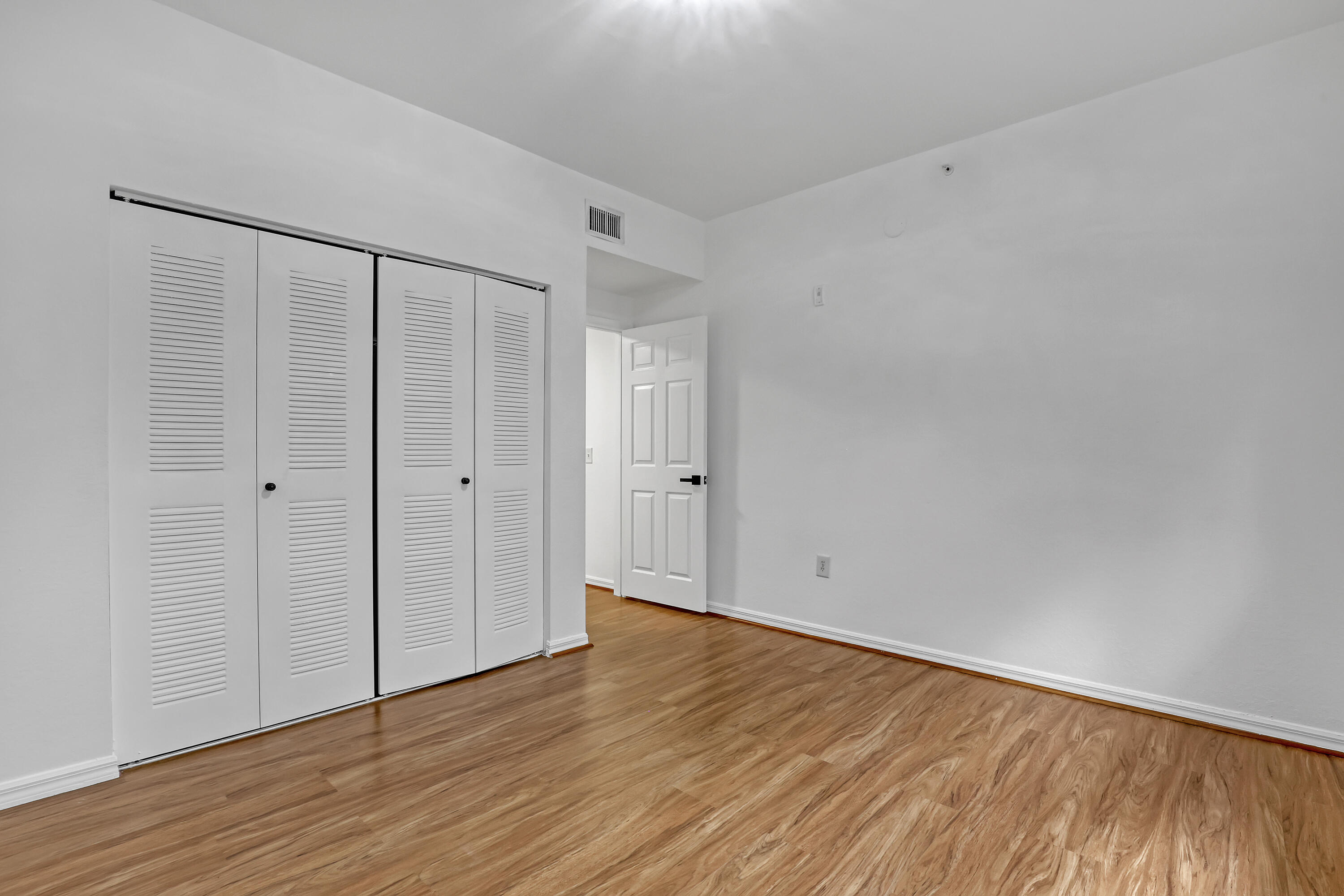 340 Crestwood #302, Royal Palm Beach FL 33411
