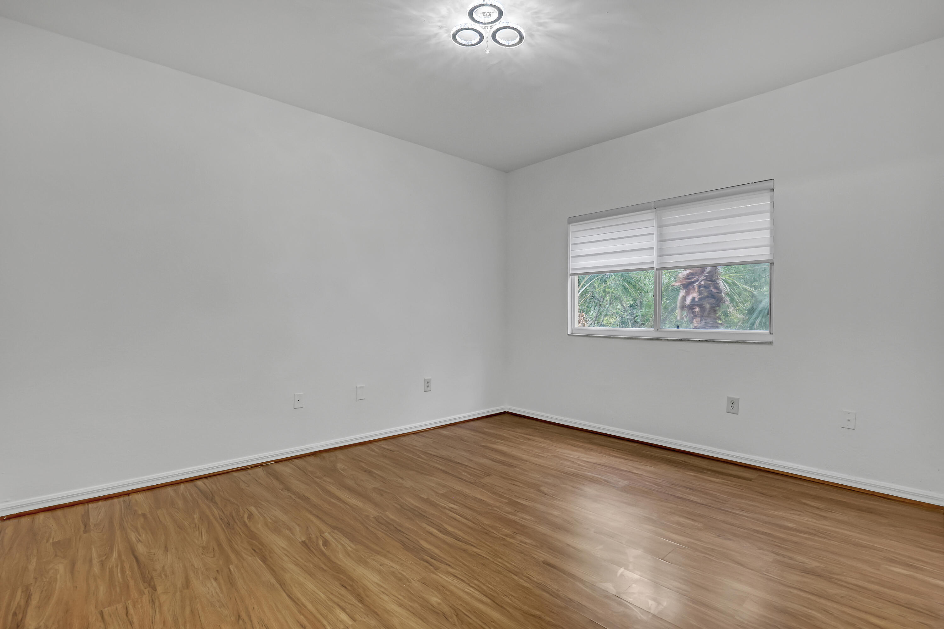 340 Crestwood #302, Royal Palm Beach FL 33411