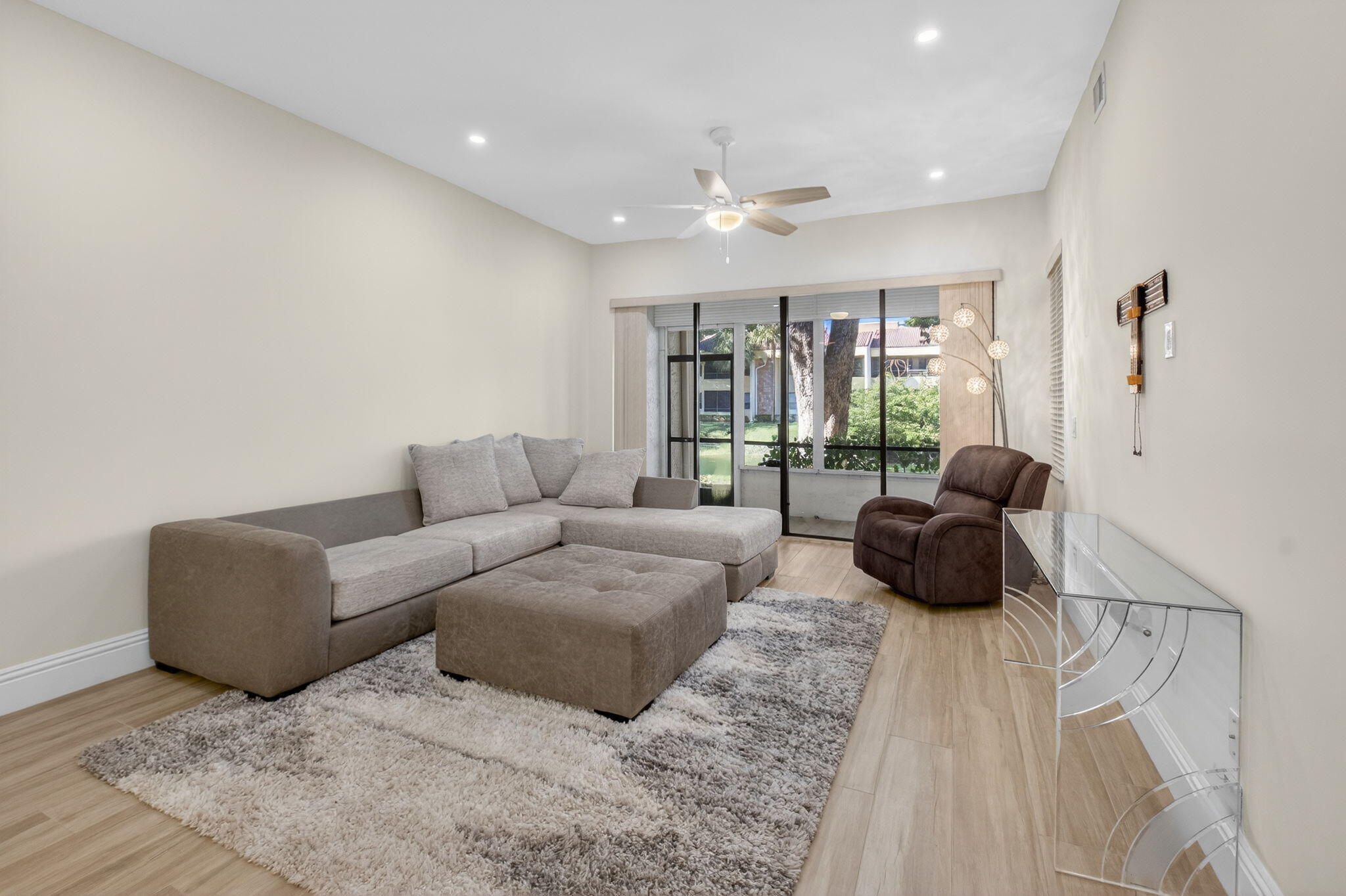 7484 La Paz #103, Boca Raton FL 33433