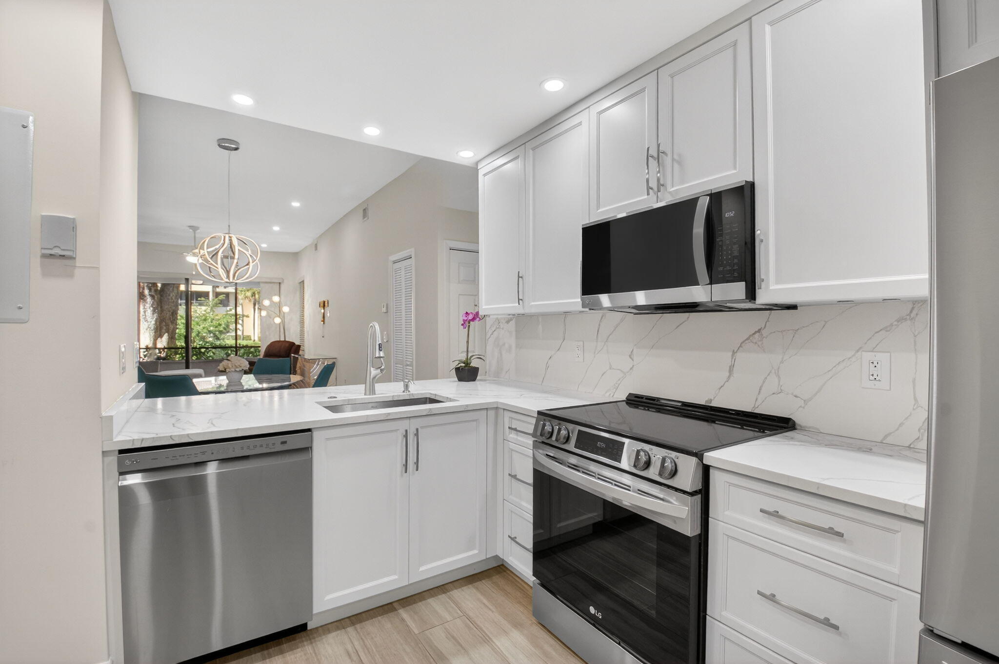 7484 La Paz #103, Boca Raton FL 33433