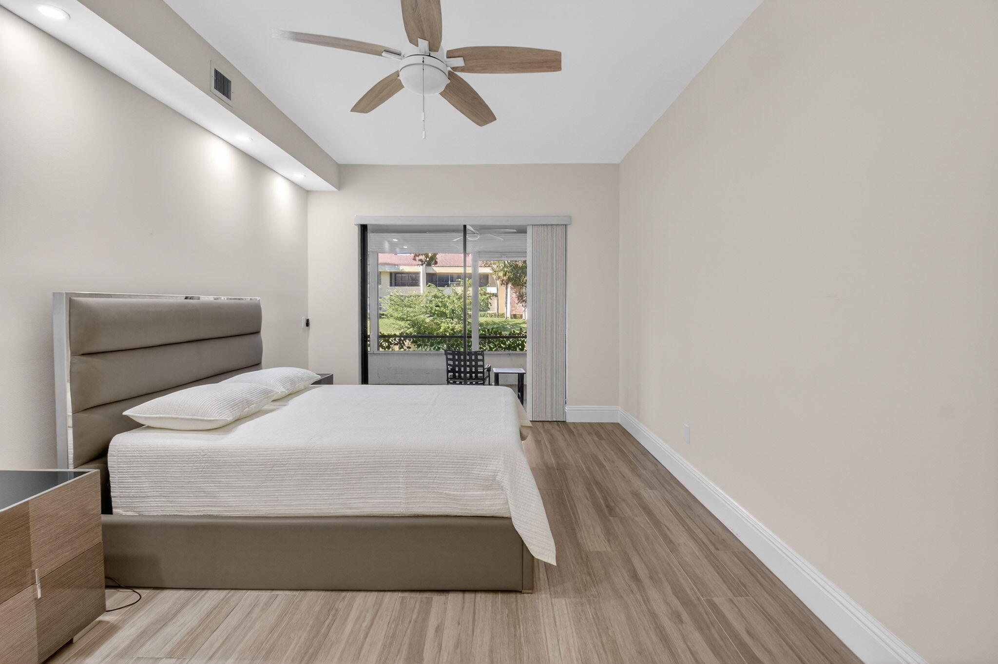 7484 La Paz #103, Boca Raton FL 33433