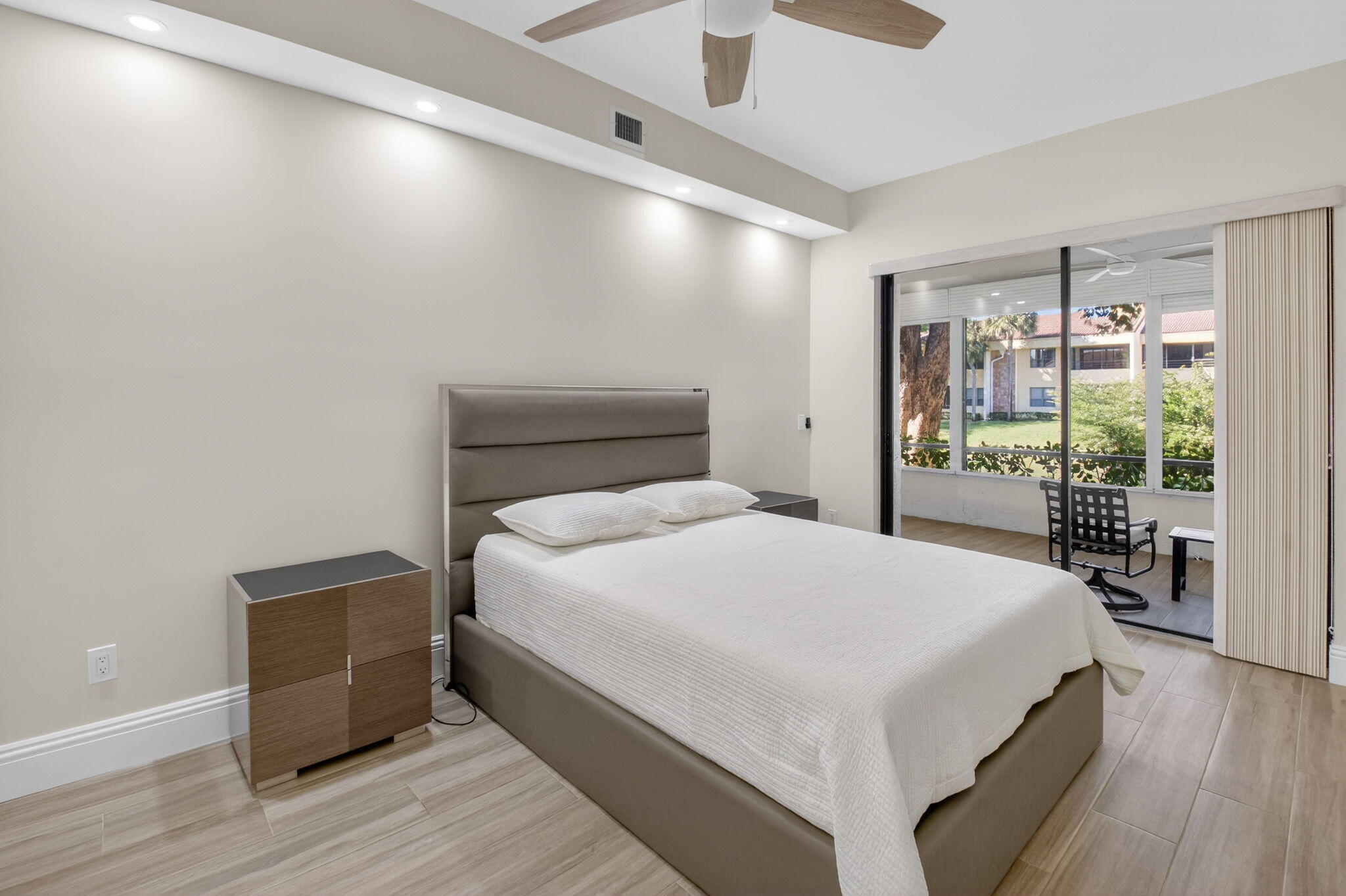 7484 La Paz #103, Boca Raton FL 33433