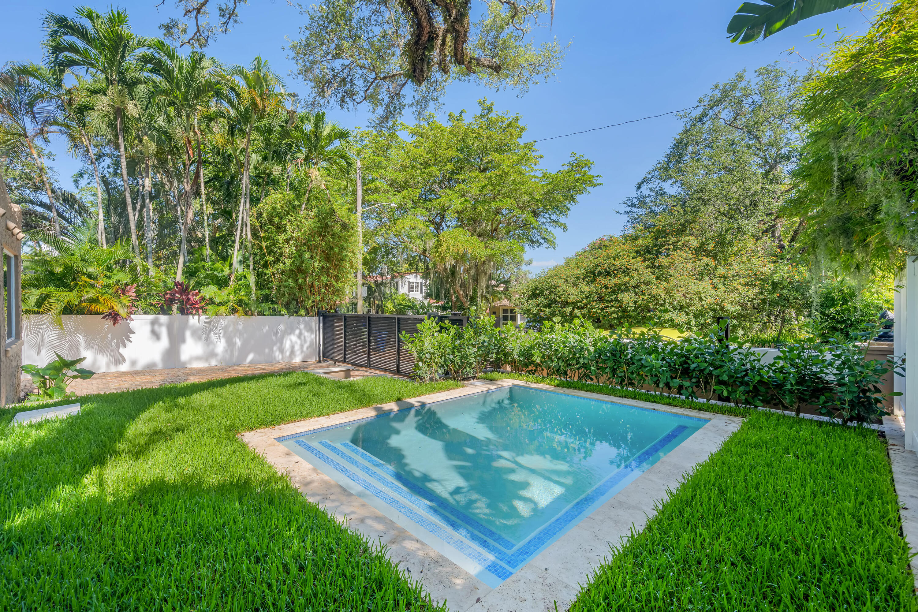 1612 SE 2nd, Fort Lauderdale FL 33301