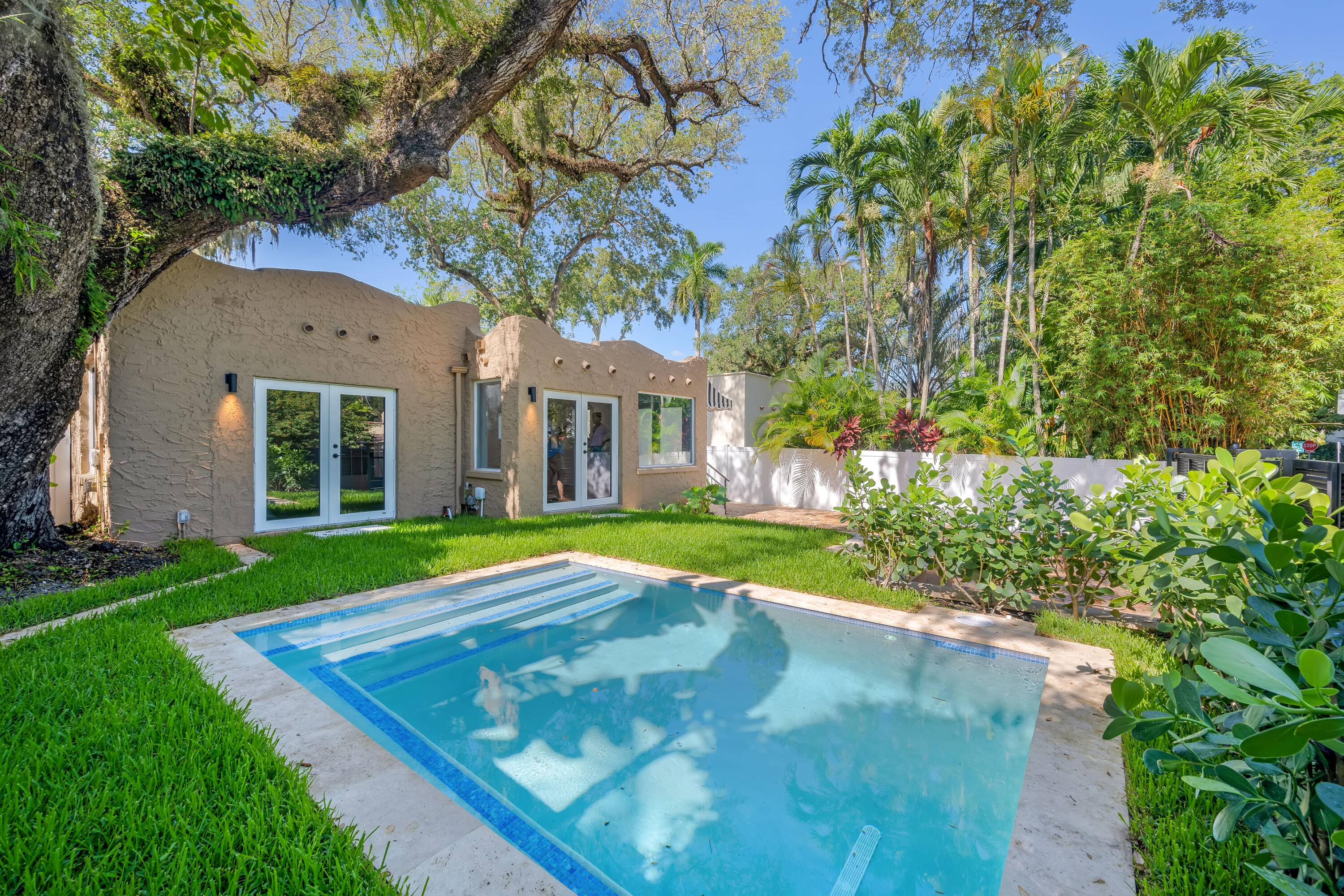 1612 SE 2nd, Fort Lauderdale FL 33301