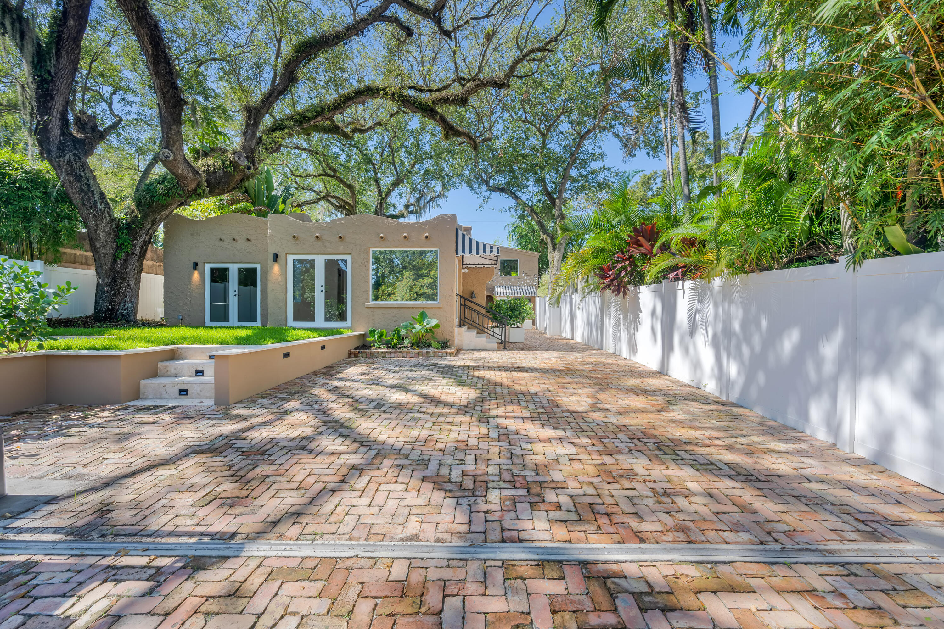 1612 SE 2nd, Fort Lauderdale FL 33301