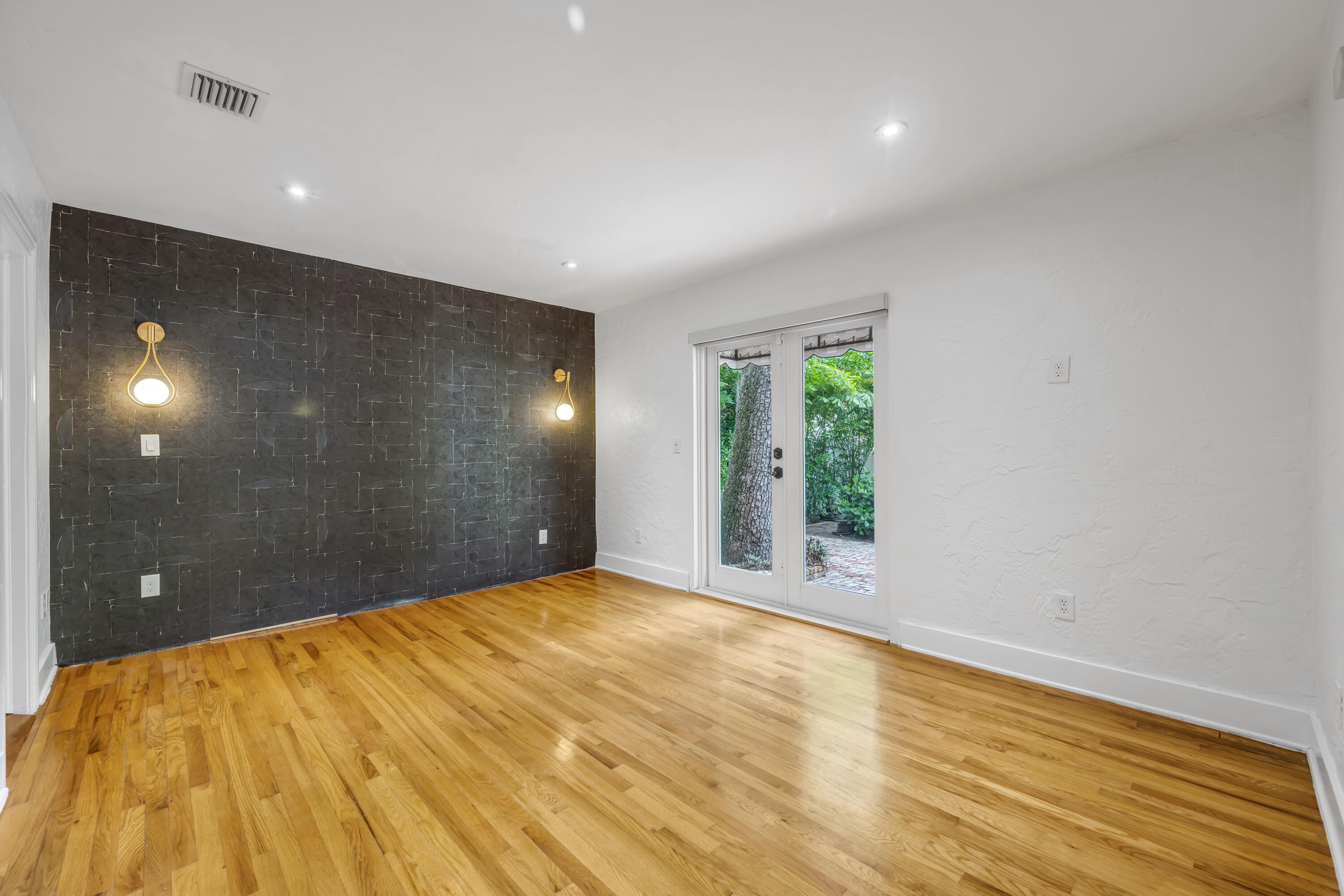 1612 SE 2nd, Fort Lauderdale FL 33301