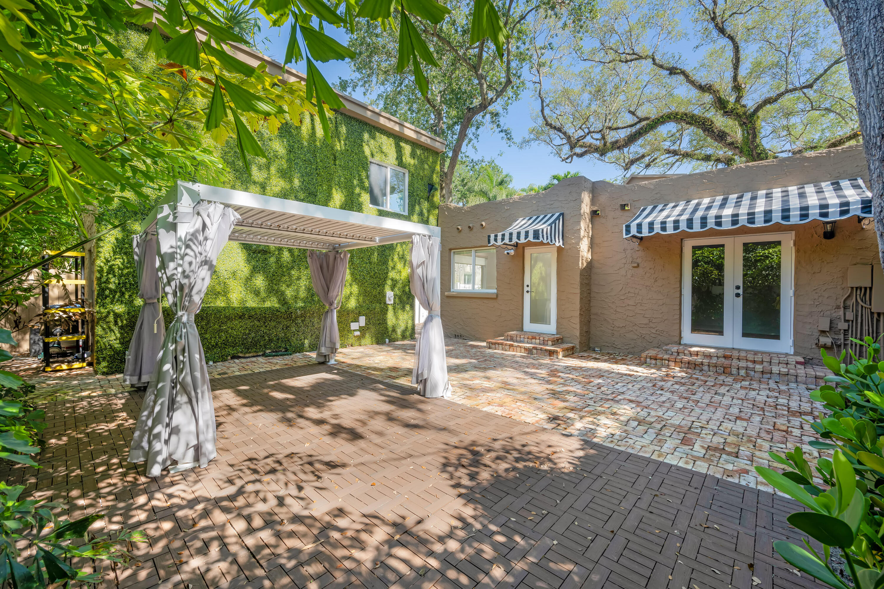 1612 SE 2nd, Fort Lauderdale FL 33301