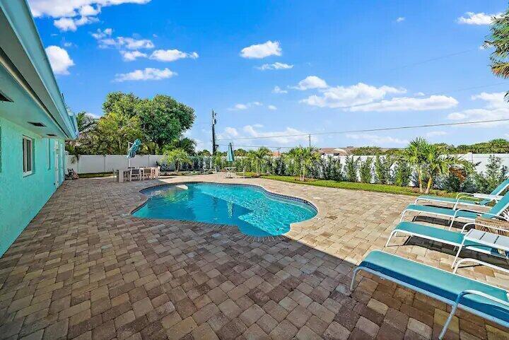 500 Sunrise, Juno Beach FL 33408