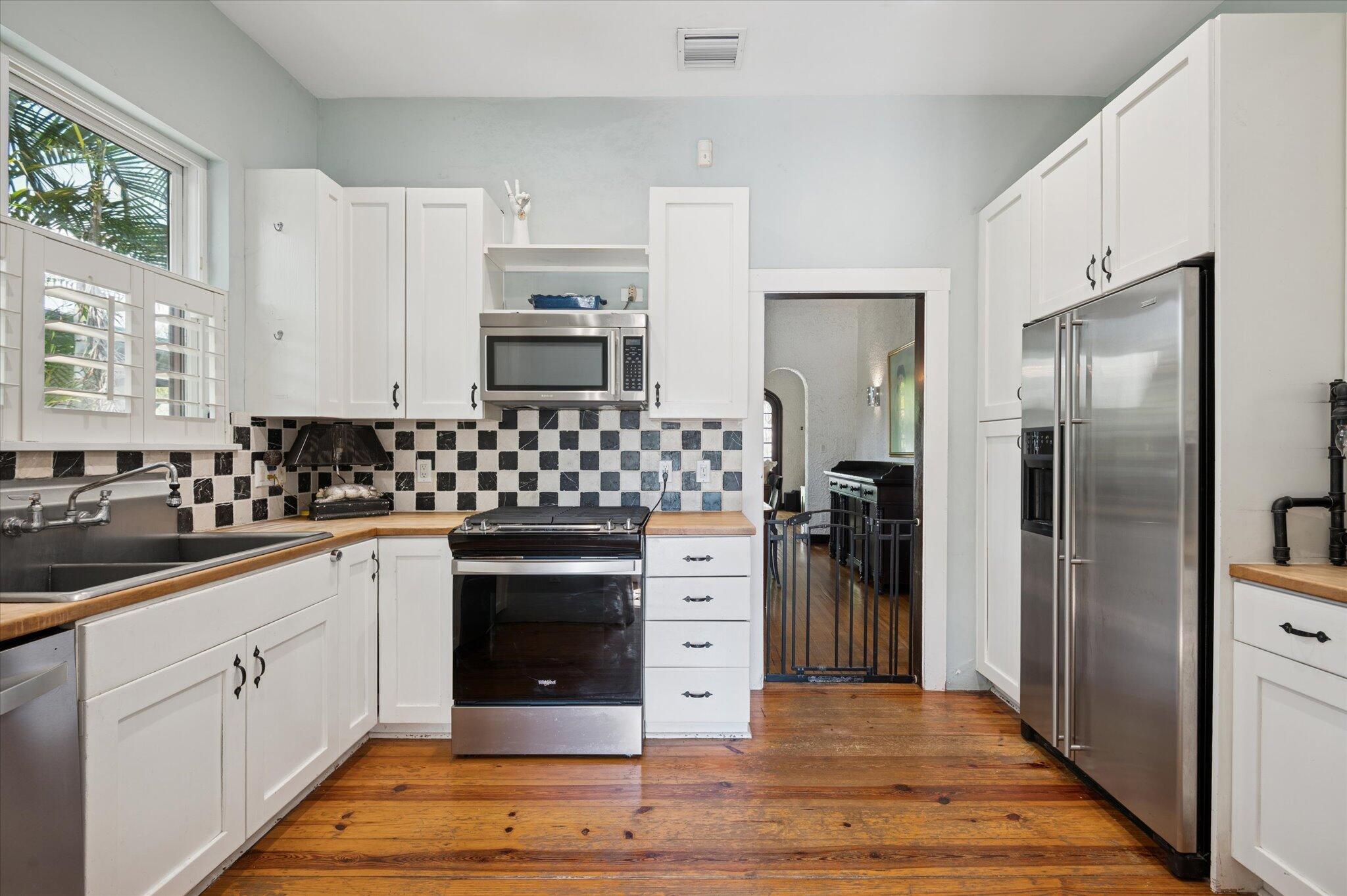 704 SE 8th, Fort Lauderdale FL 33316