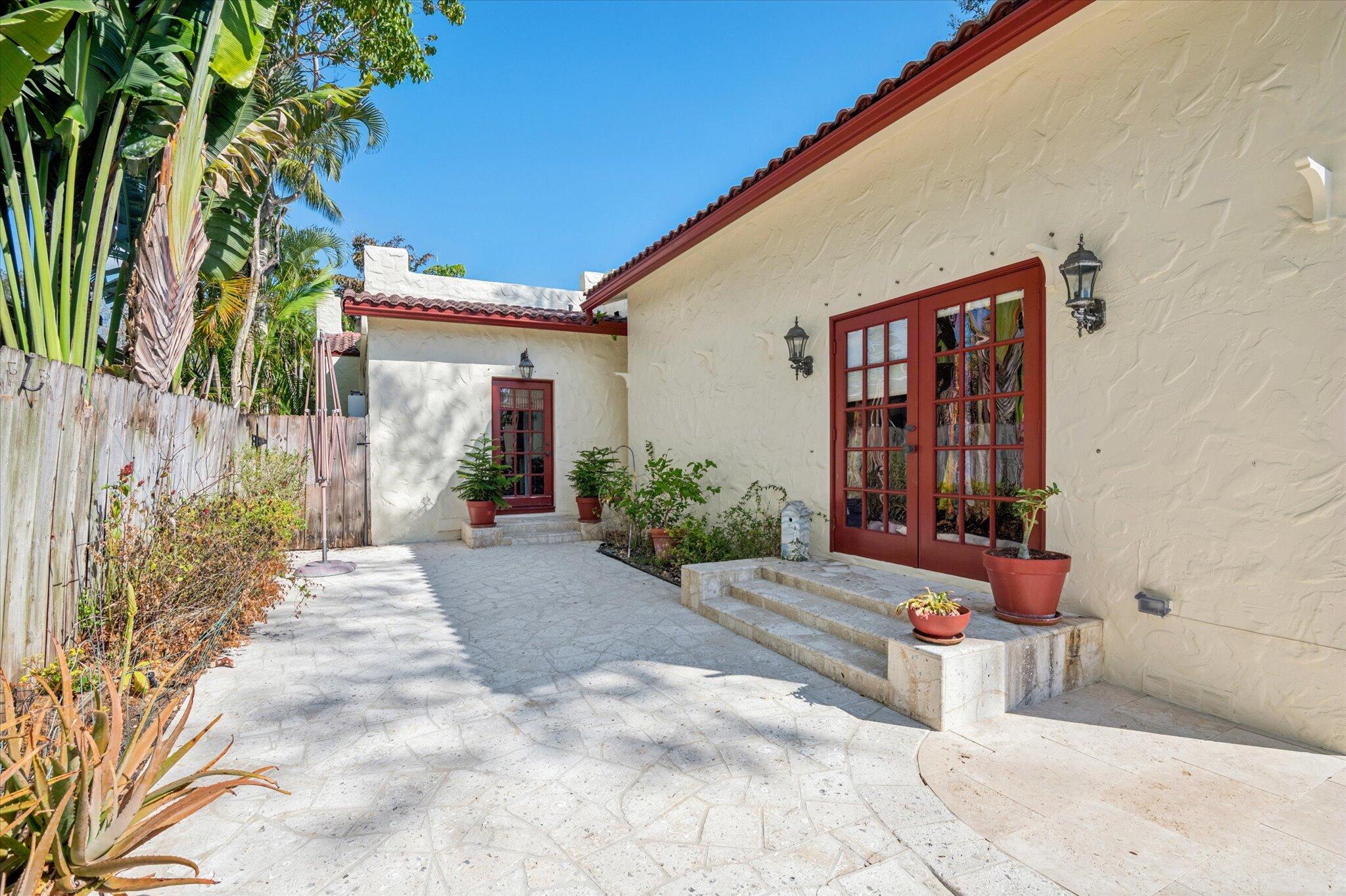 704 SE 8th, Fort Lauderdale FL 33316