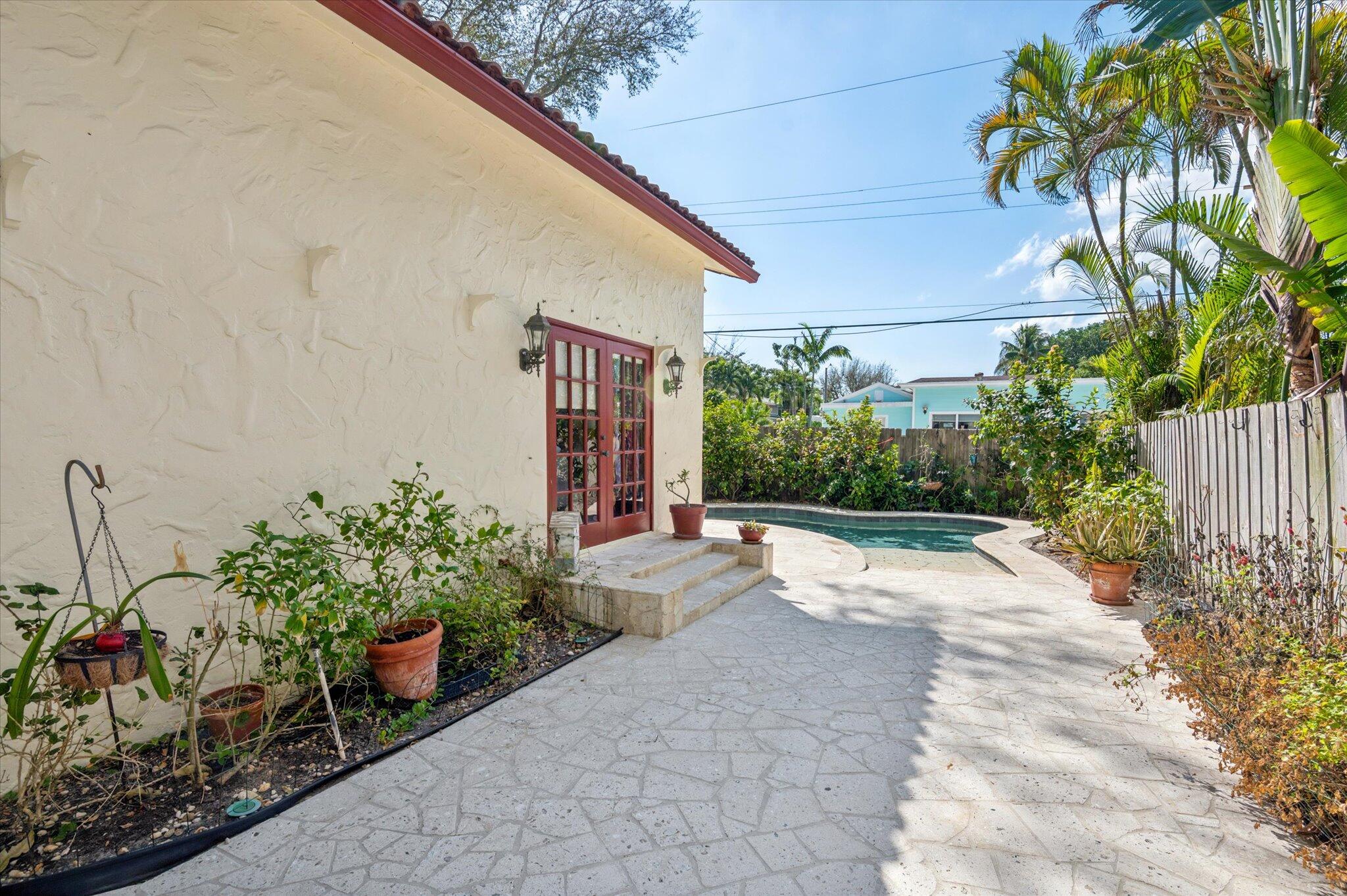704 SE 8th, Fort Lauderdale FL 33316