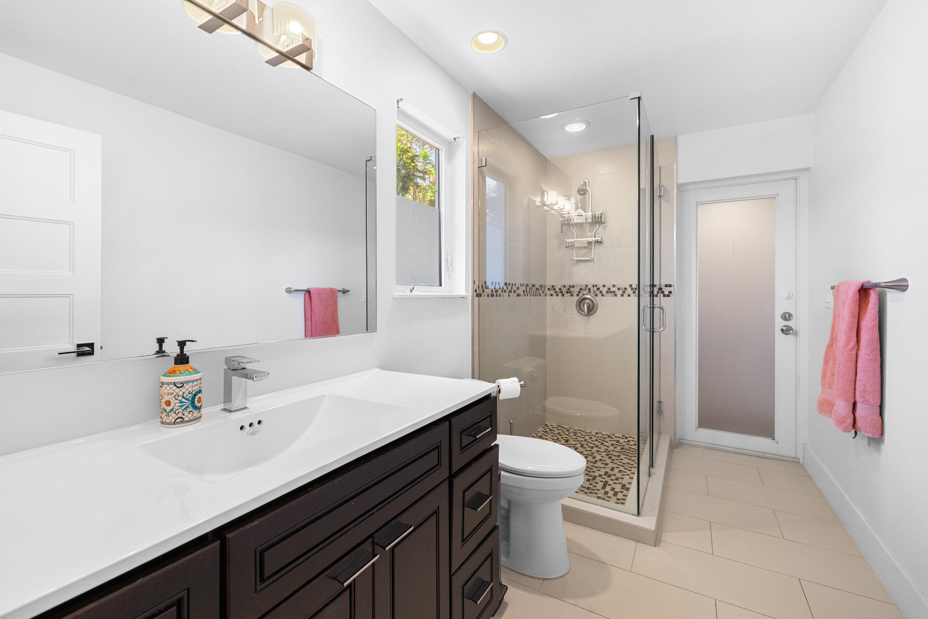 5041 NE 24th, Lighthouse Point FL 33064