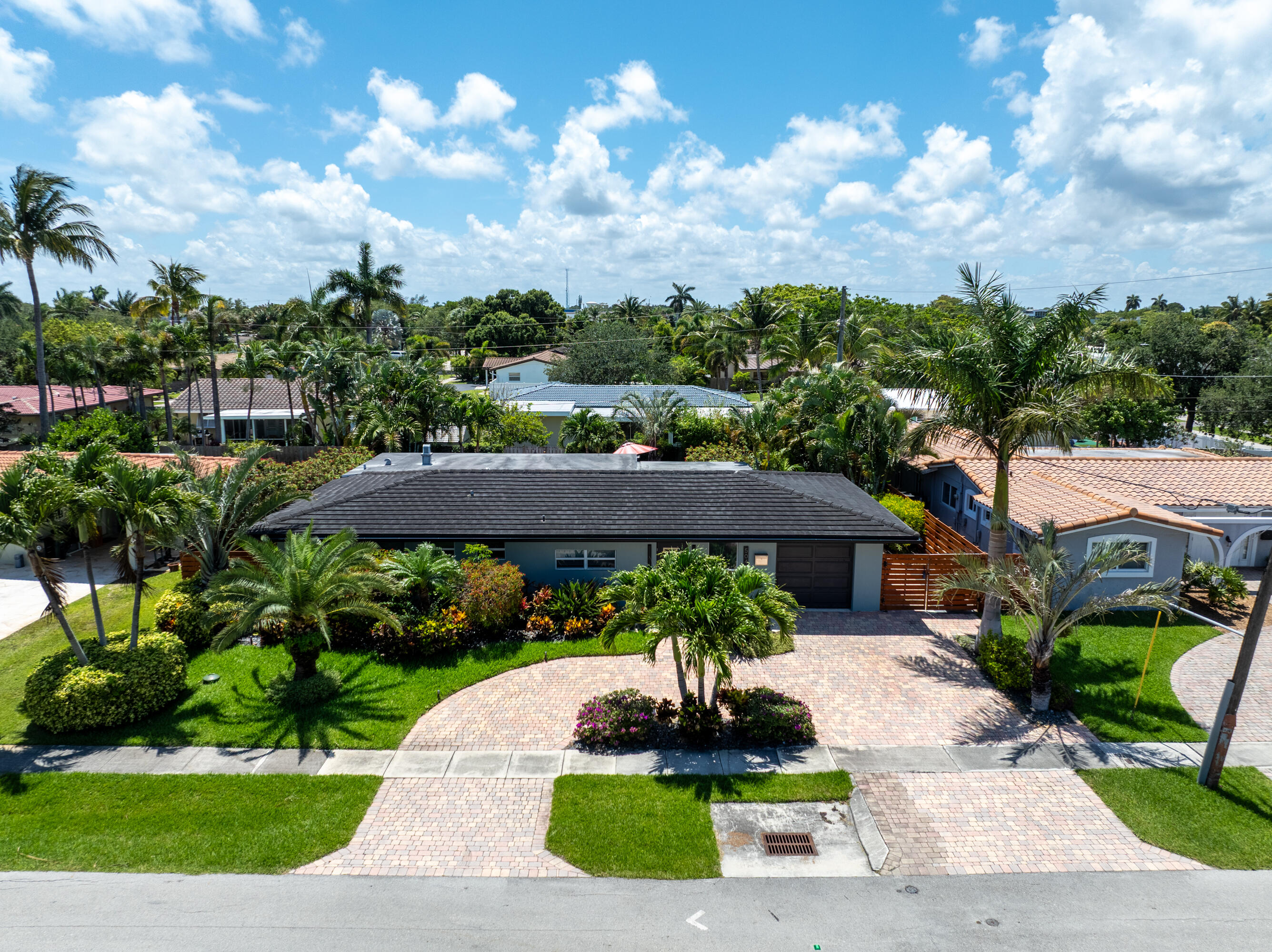 5041 NE 24th, Lighthouse Point FL 33064