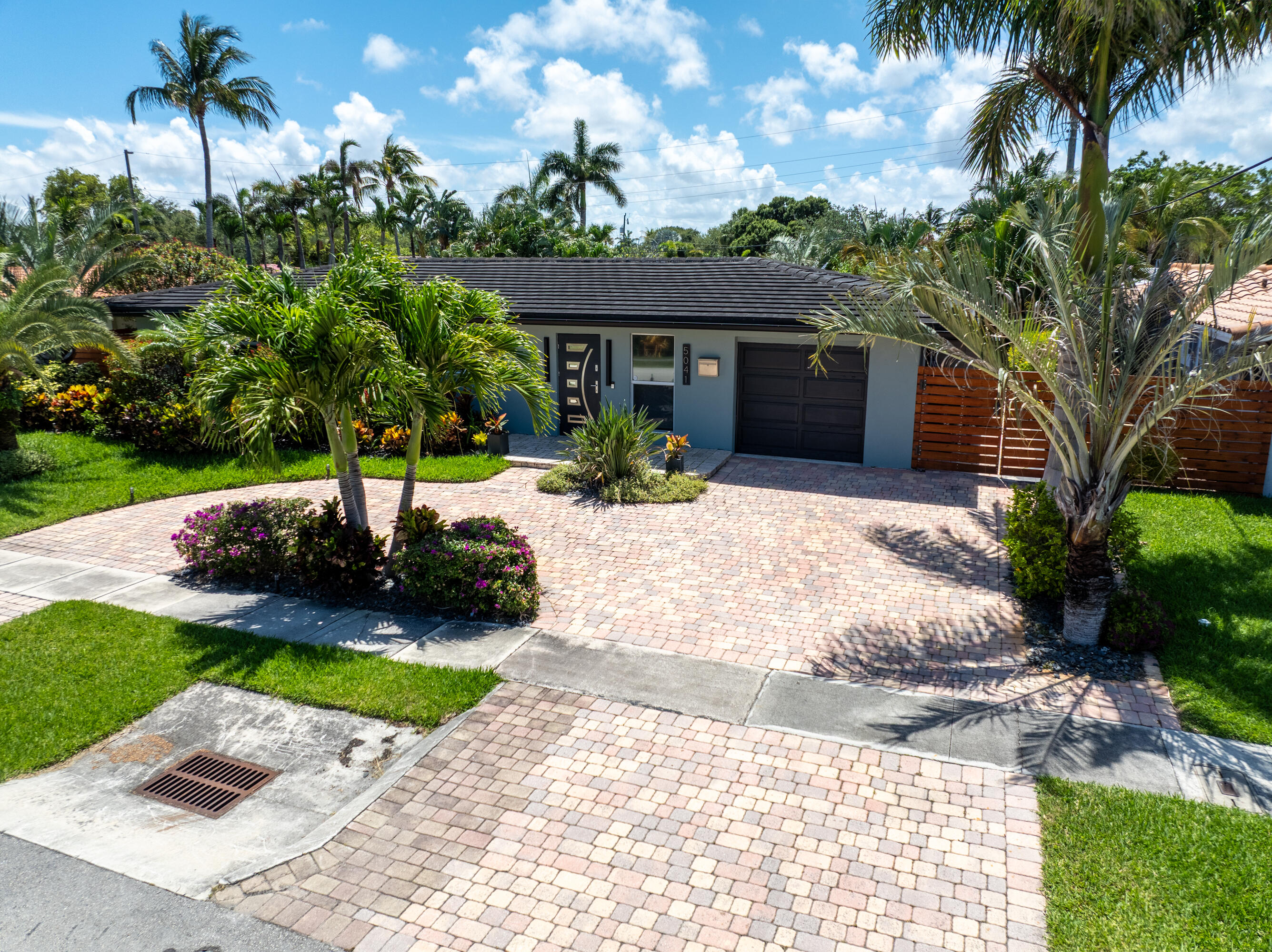 5041 NE 24th, Lighthouse Point FL 33064