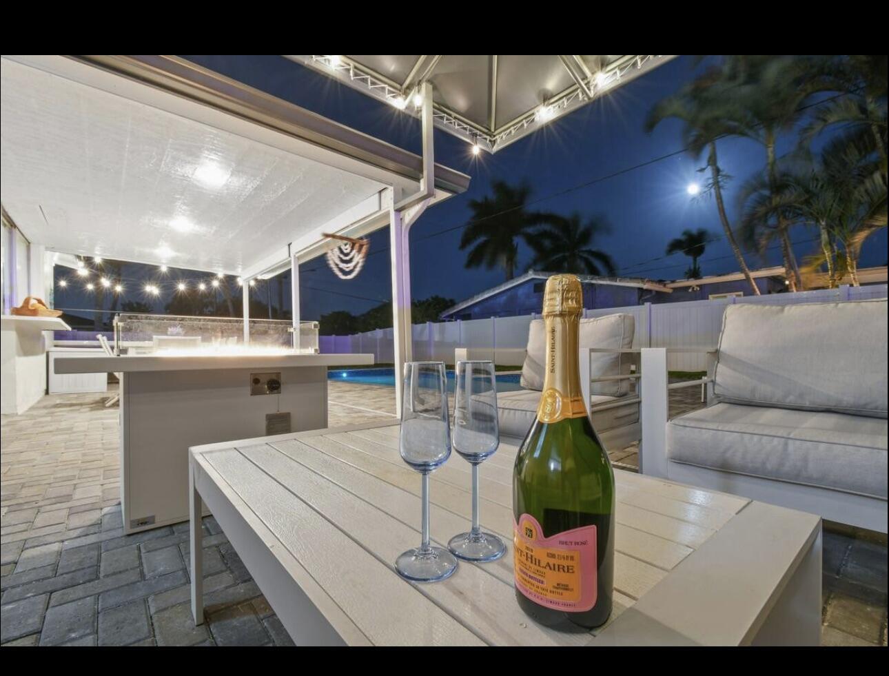 5040 NE 22nd, Lighthouse Point FL 33064