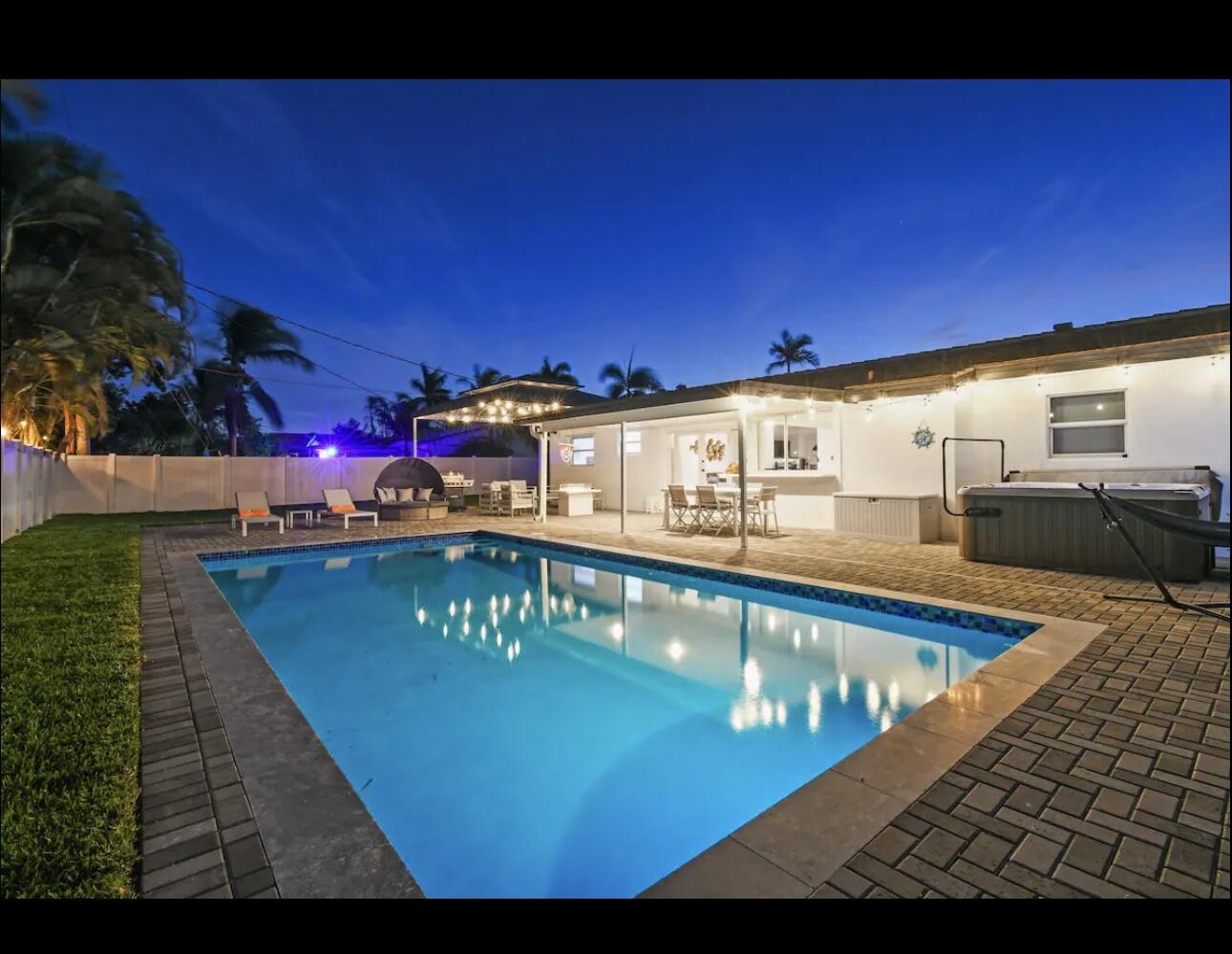 5040 NE 22nd, Lighthouse Point FL 33064