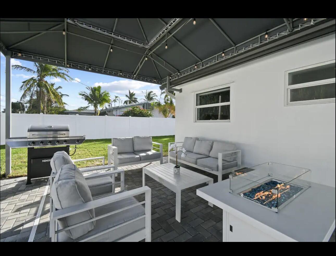 5040 NE 22nd, Lighthouse Point FL 33064