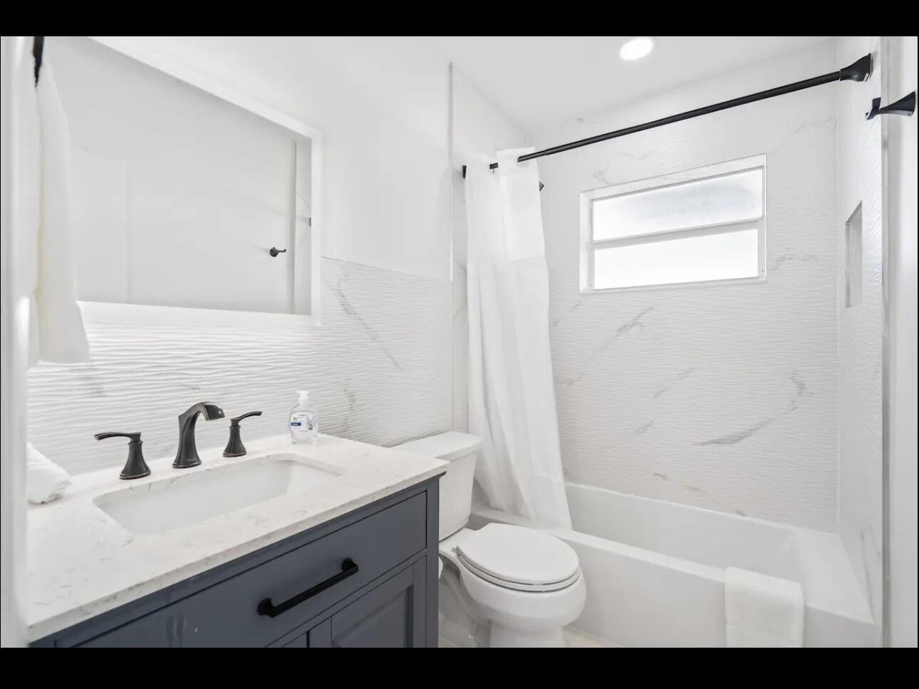 5040 NE 22nd, Lighthouse Point FL 33064