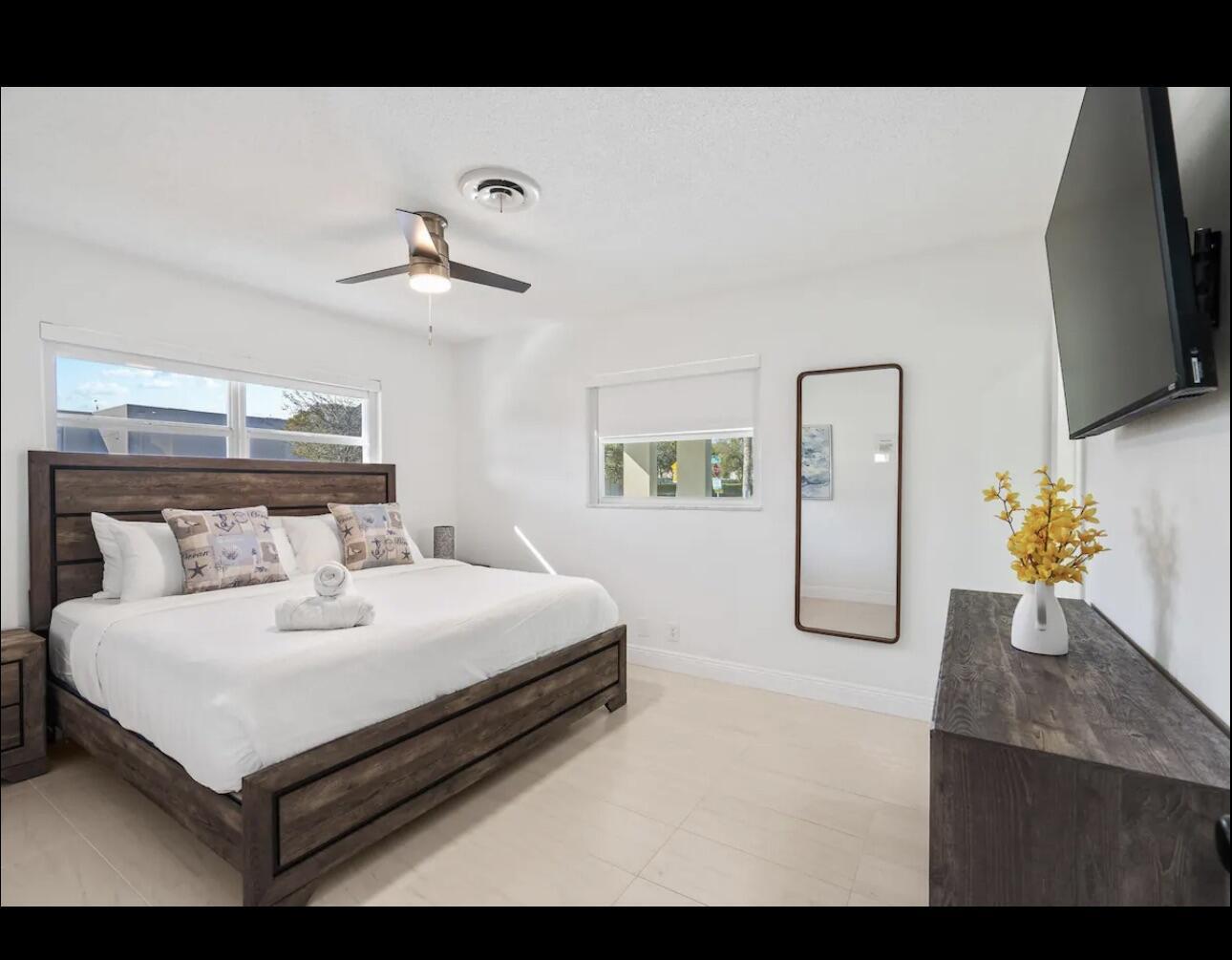 5040 NE 22nd, Lighthouse Point FL 33064
