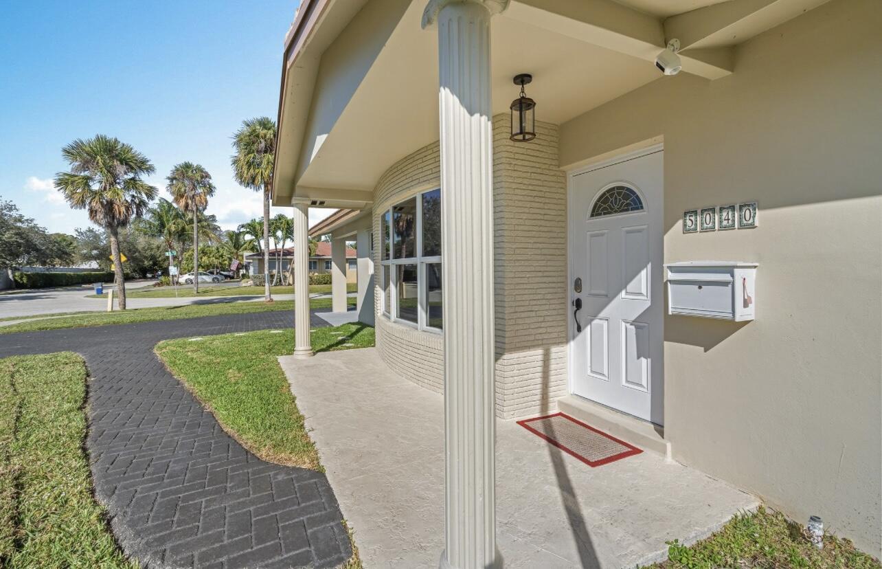 5040 NE 22nd, Lighthouse Point FL 33064