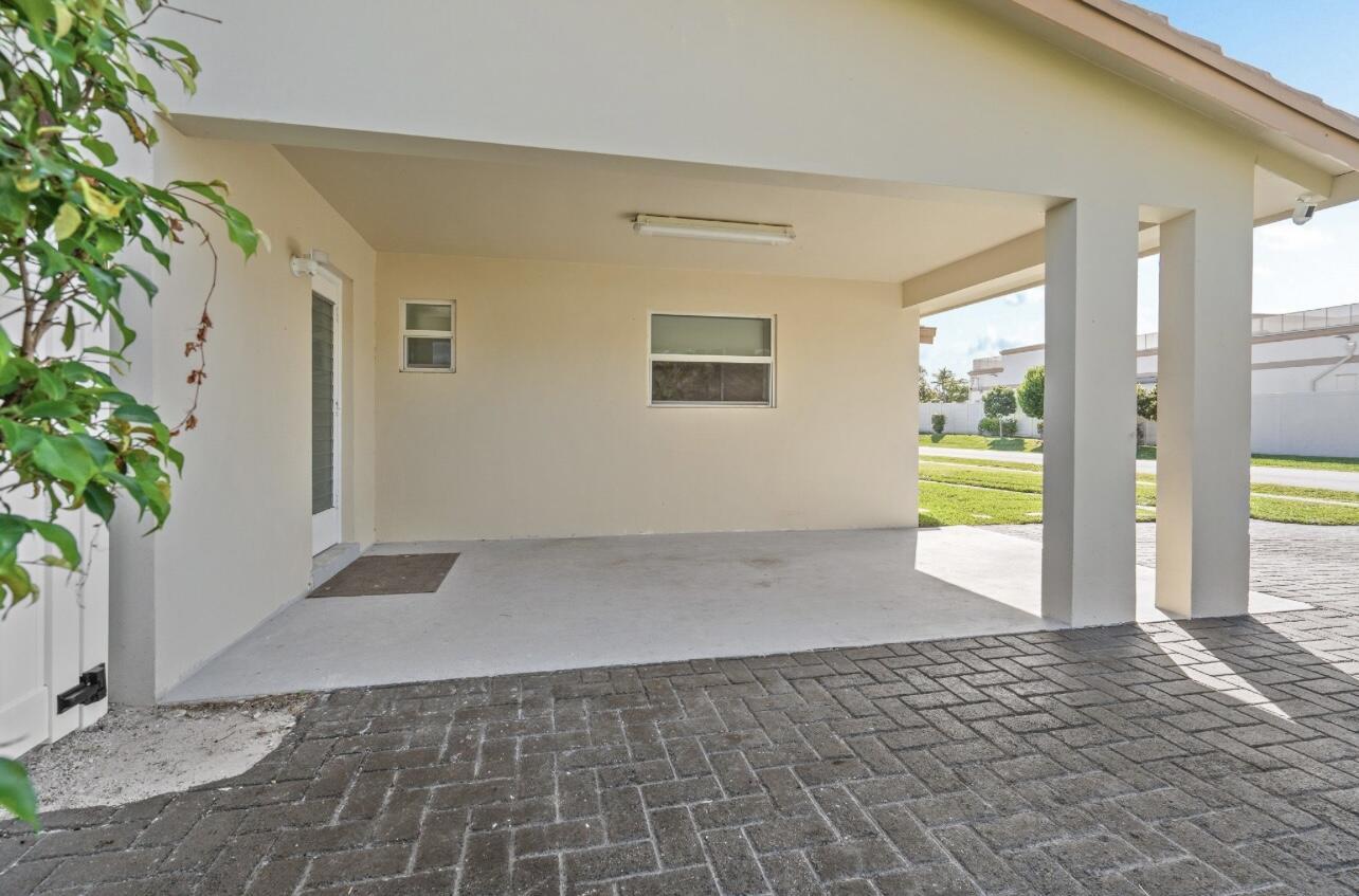 5040 NE 22nd, Lighthouse Point FL 33064