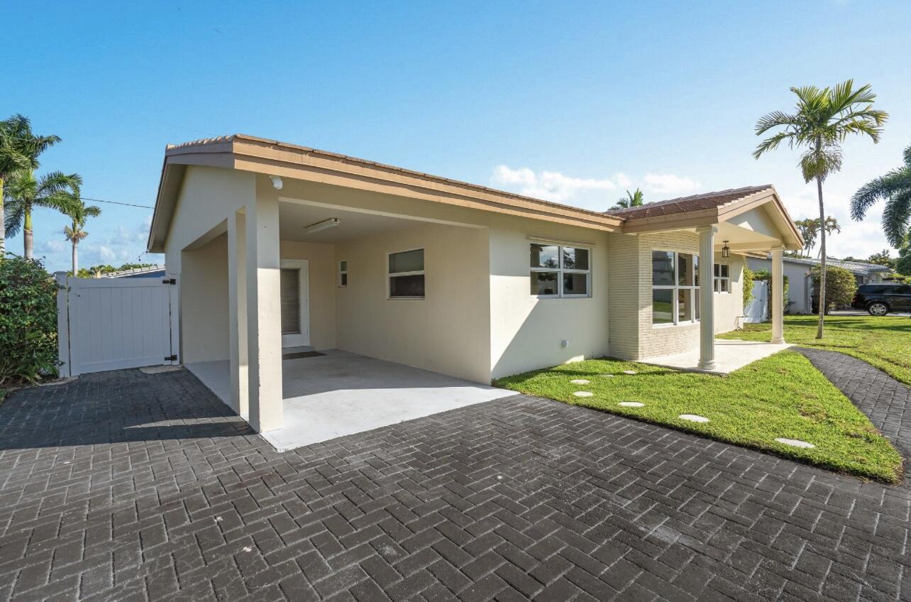 5040 NE 22nd, Lighthouse Point FL 33064