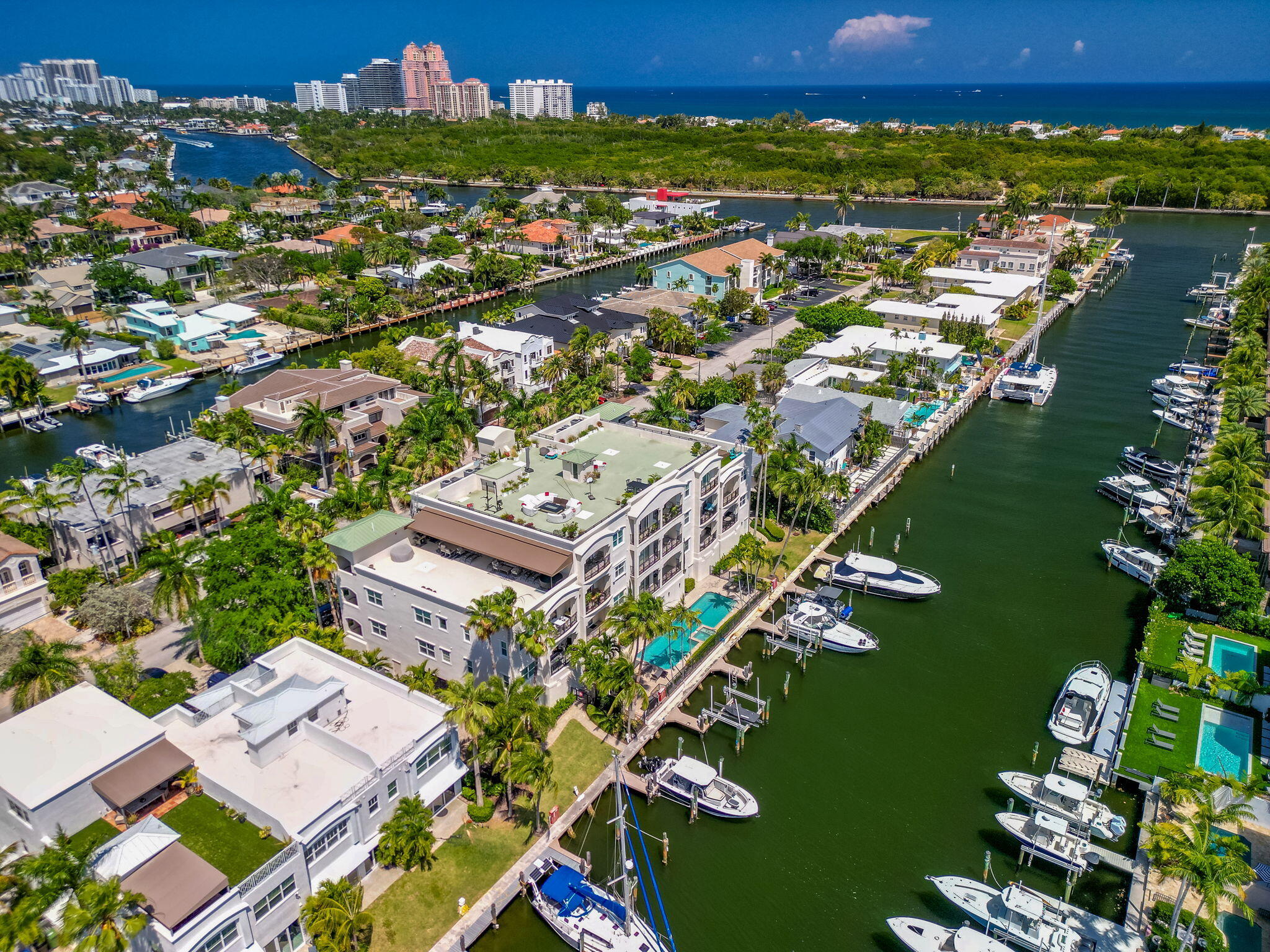 2720 NE 15th #303, Fort Lauderdale FL 33304