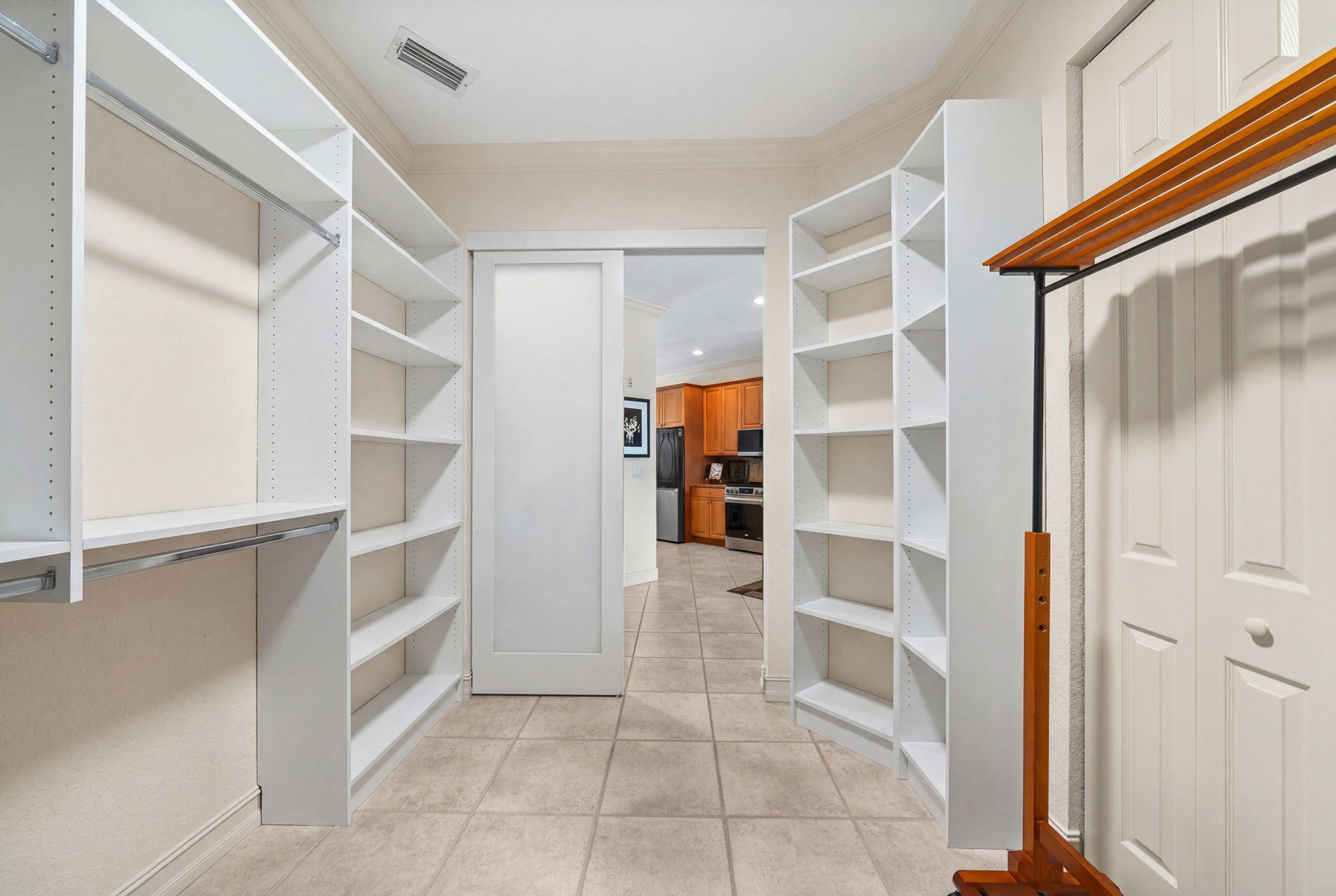 2720 NE 15th #303, Fort Lauderdale FL 33304