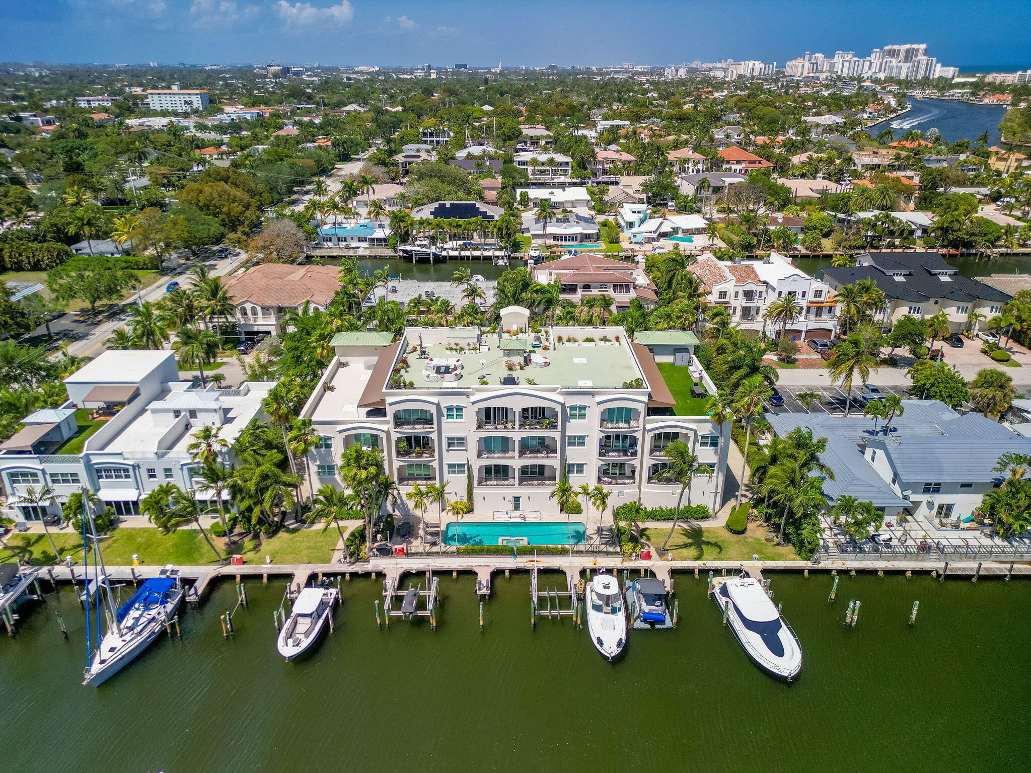2720 NE 15th #303, Fort Lauderdale FL 33304