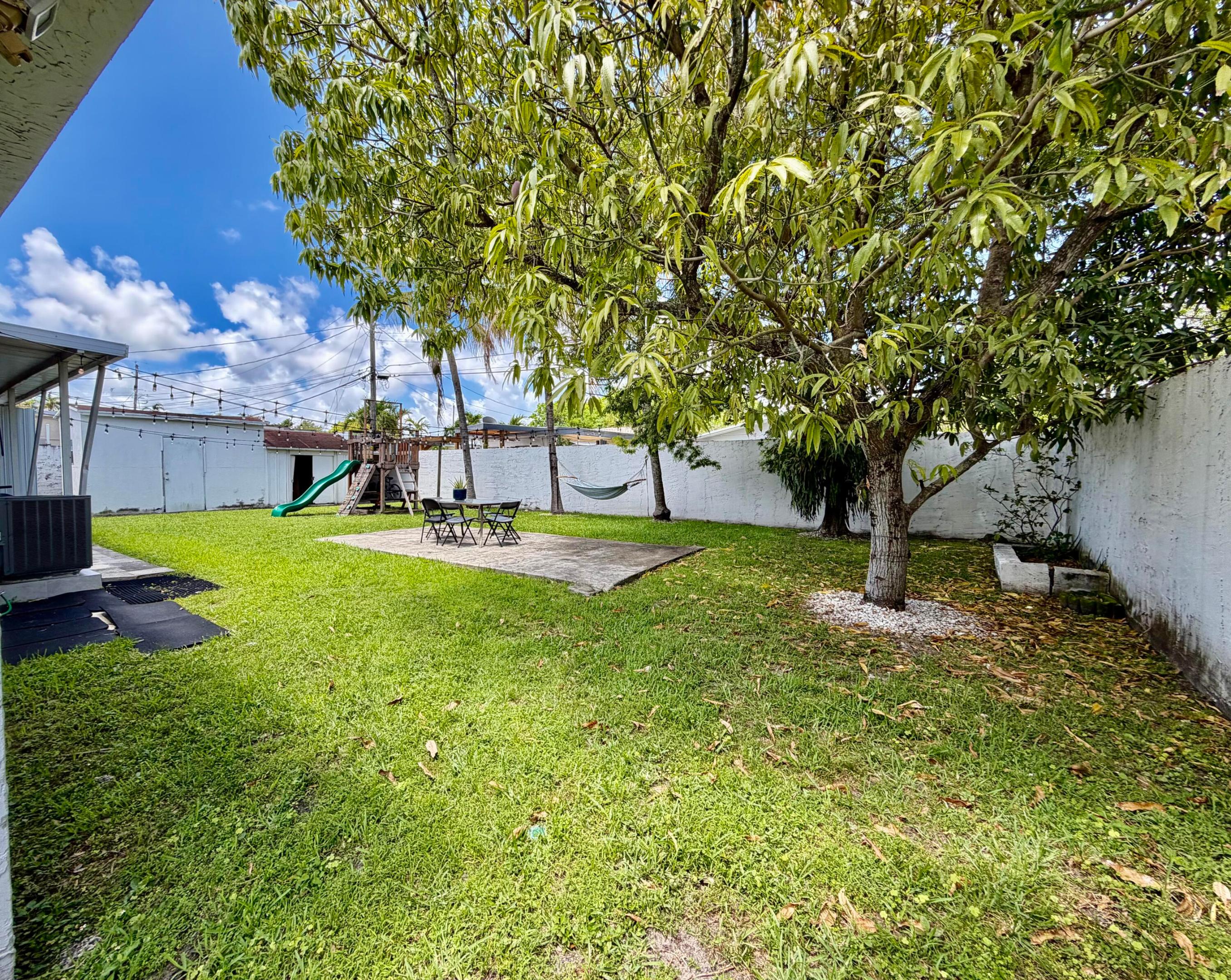 114 SW 57th #A, Miami FL 33144