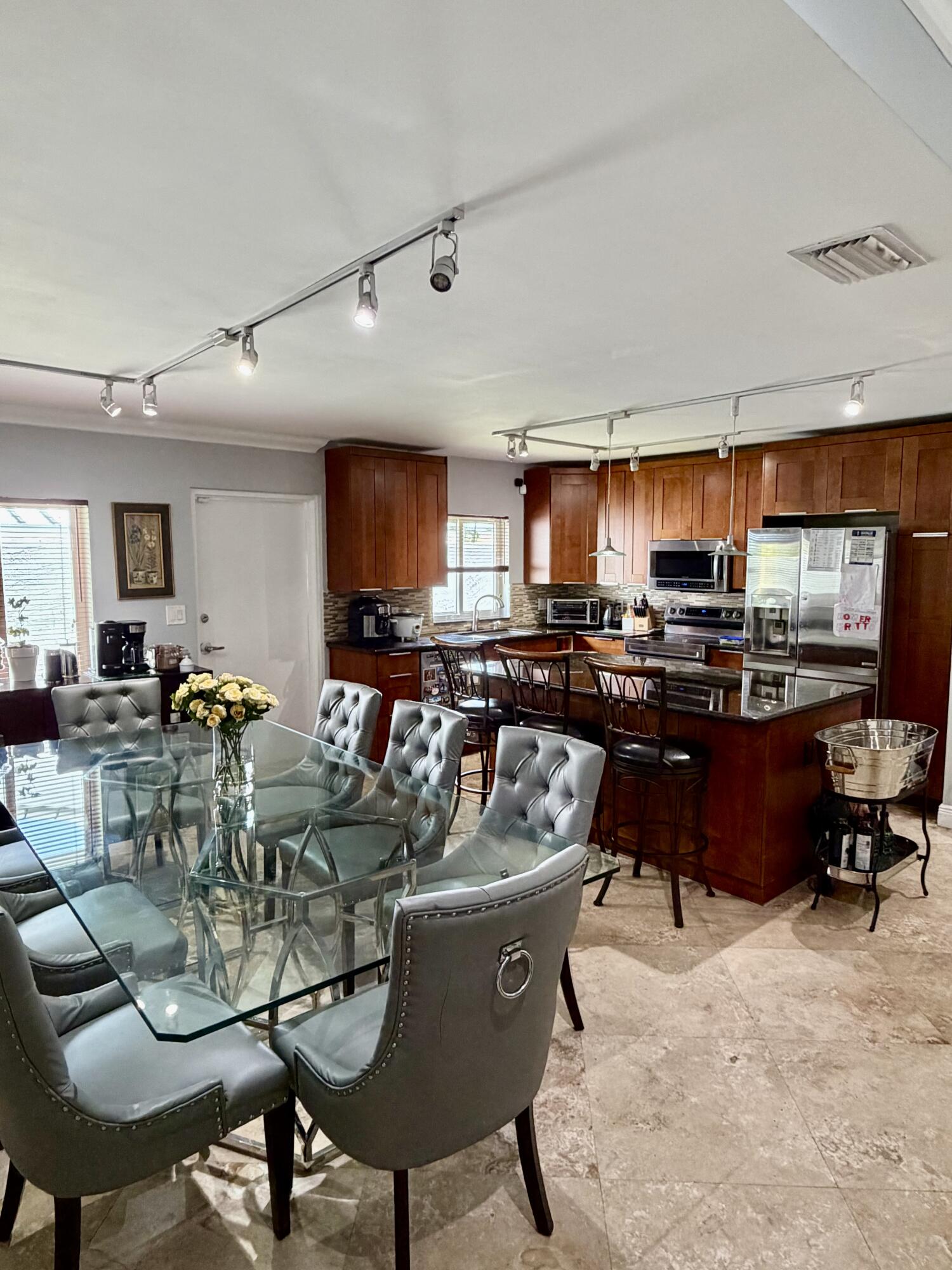 114 SW 57th #A, Miami FL 33144