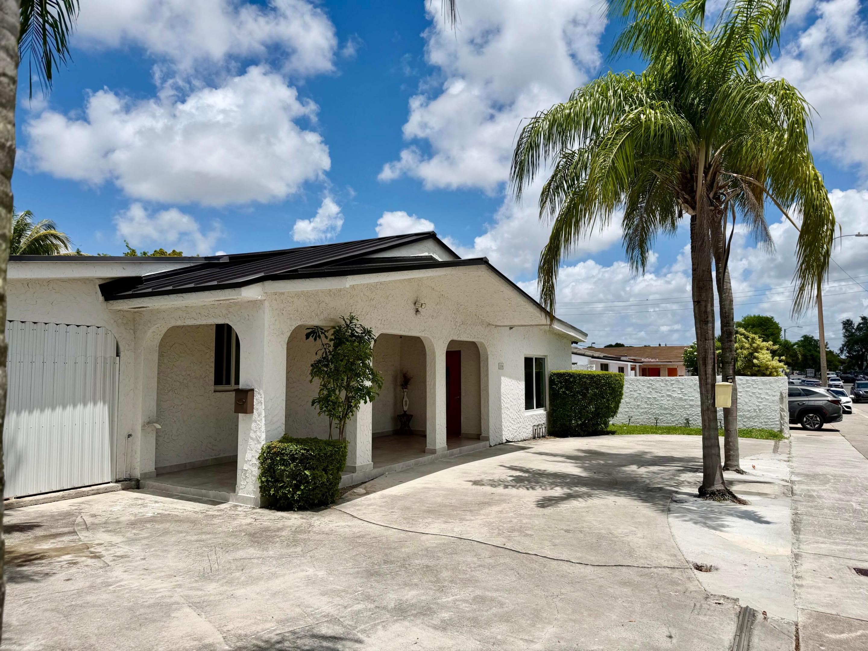 114 SW 57th #A, Miami FL 33144