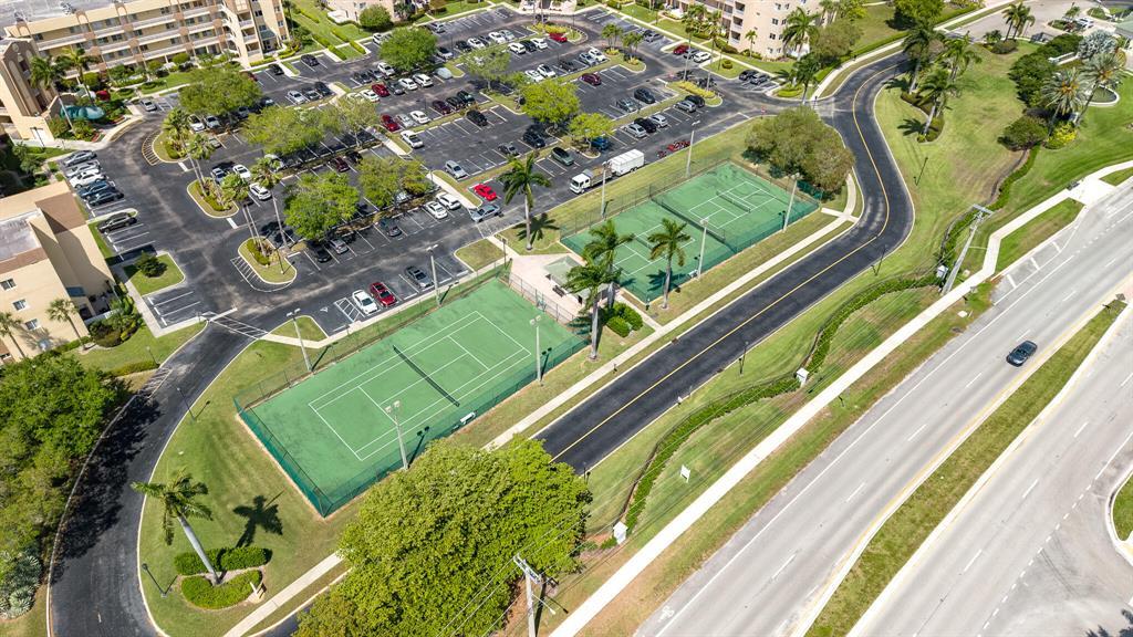 7647 Southampton #308, Tamarac FL 33321