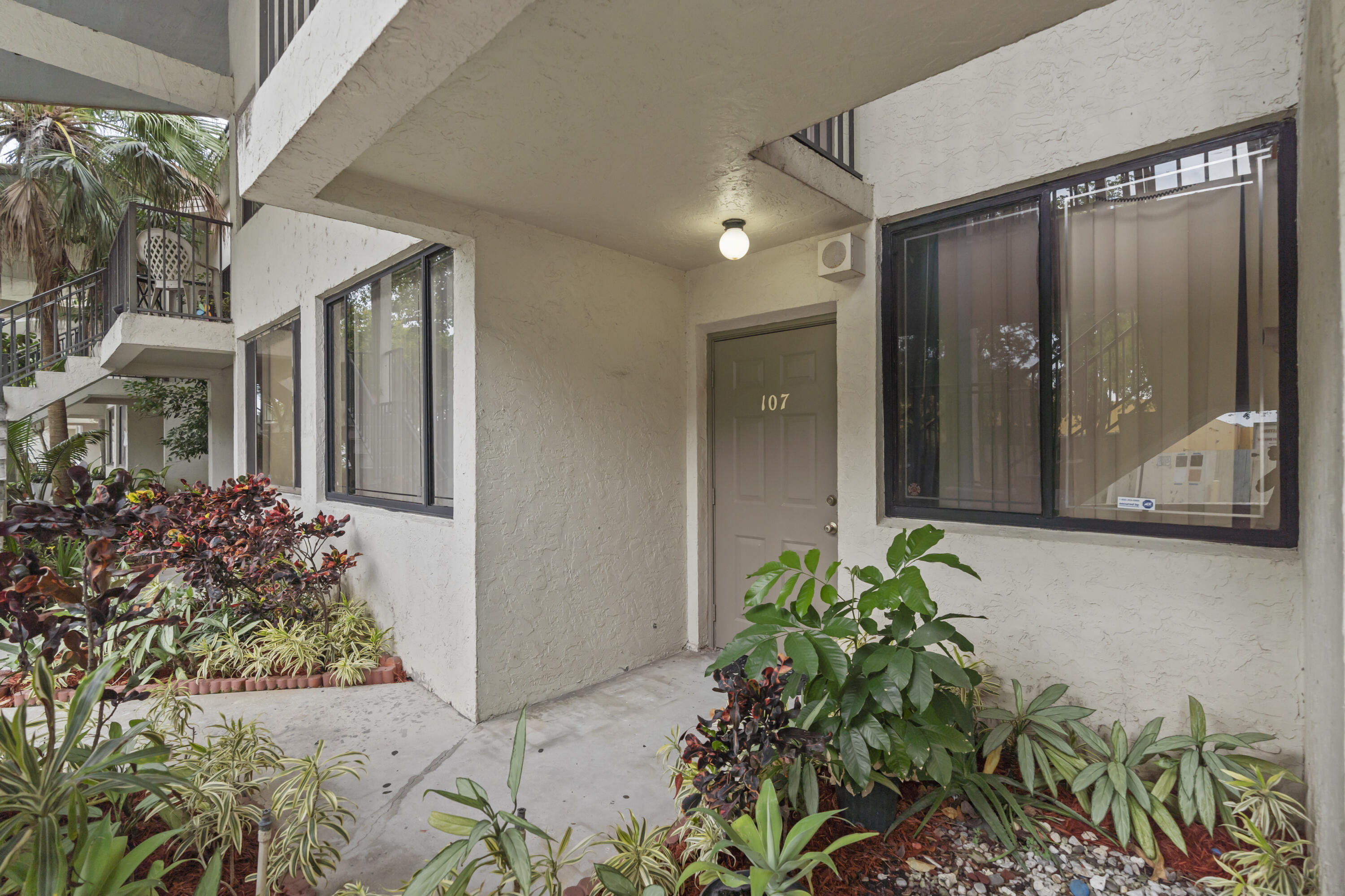 3100 NW 46th #107, Oakland Park FL 33309