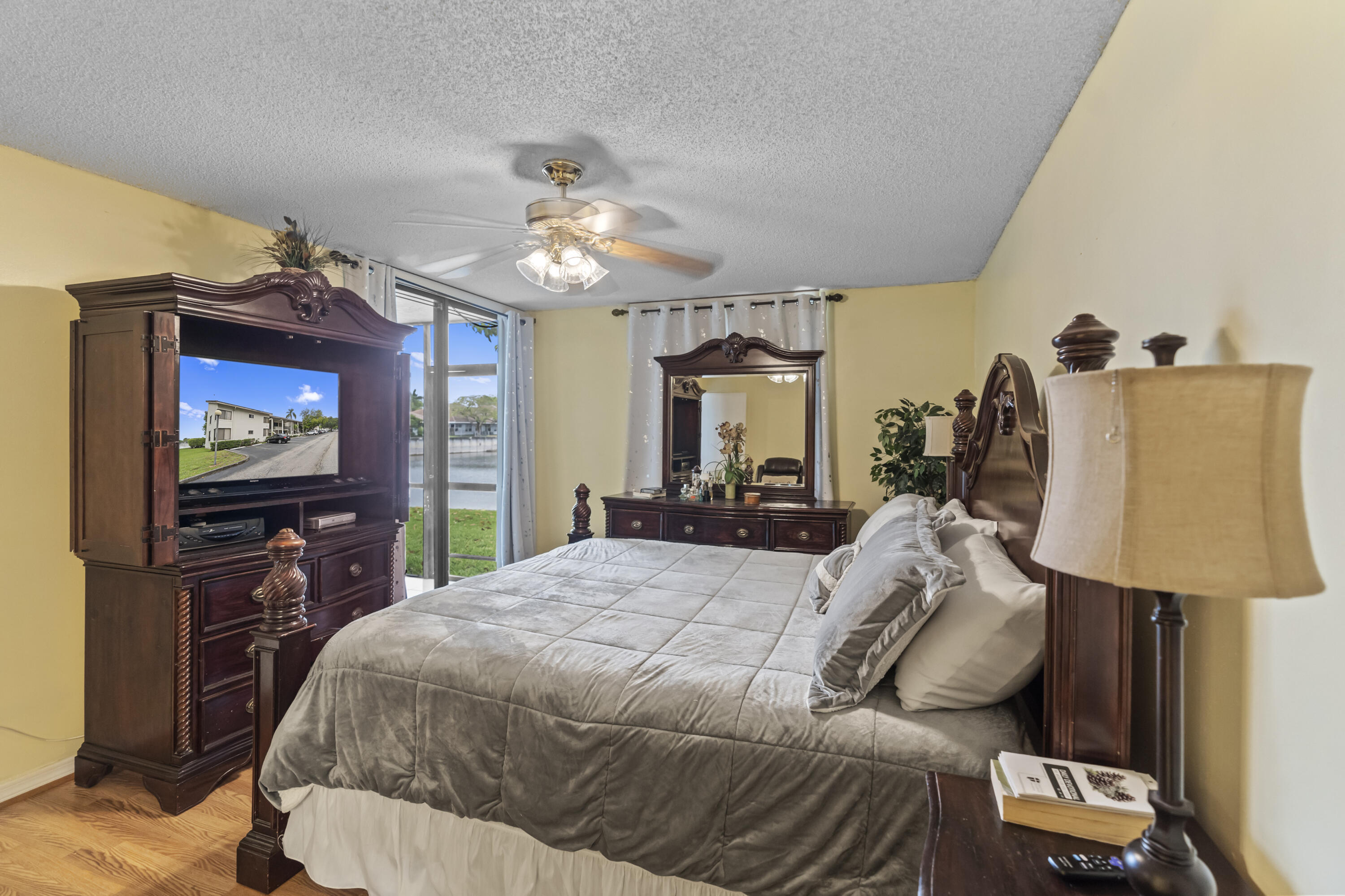 3100 NW 46th #107, Oakland Park FL 33309